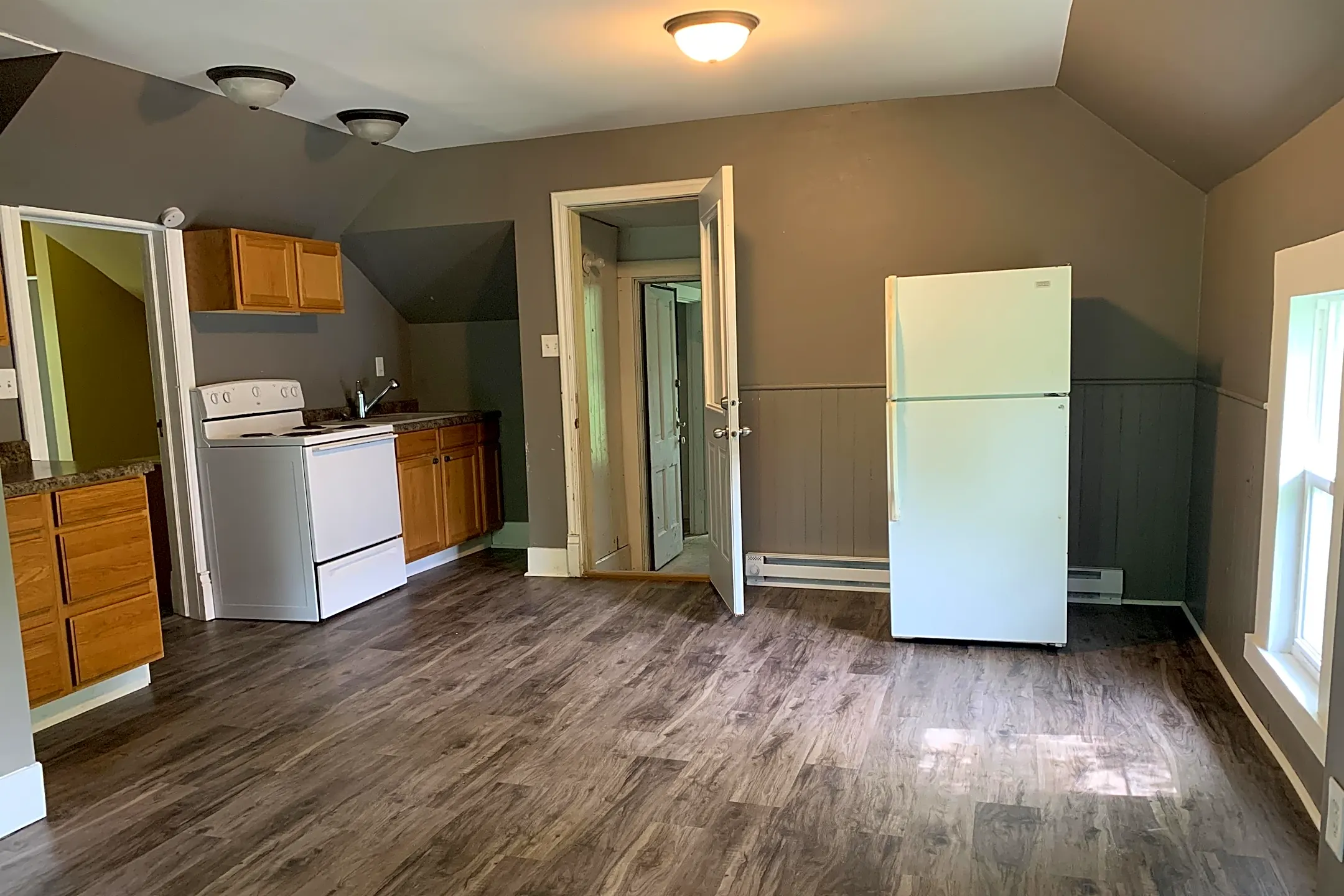 1173 E Madison St 1173 E Madison St unit 2 Eau Claire, WI