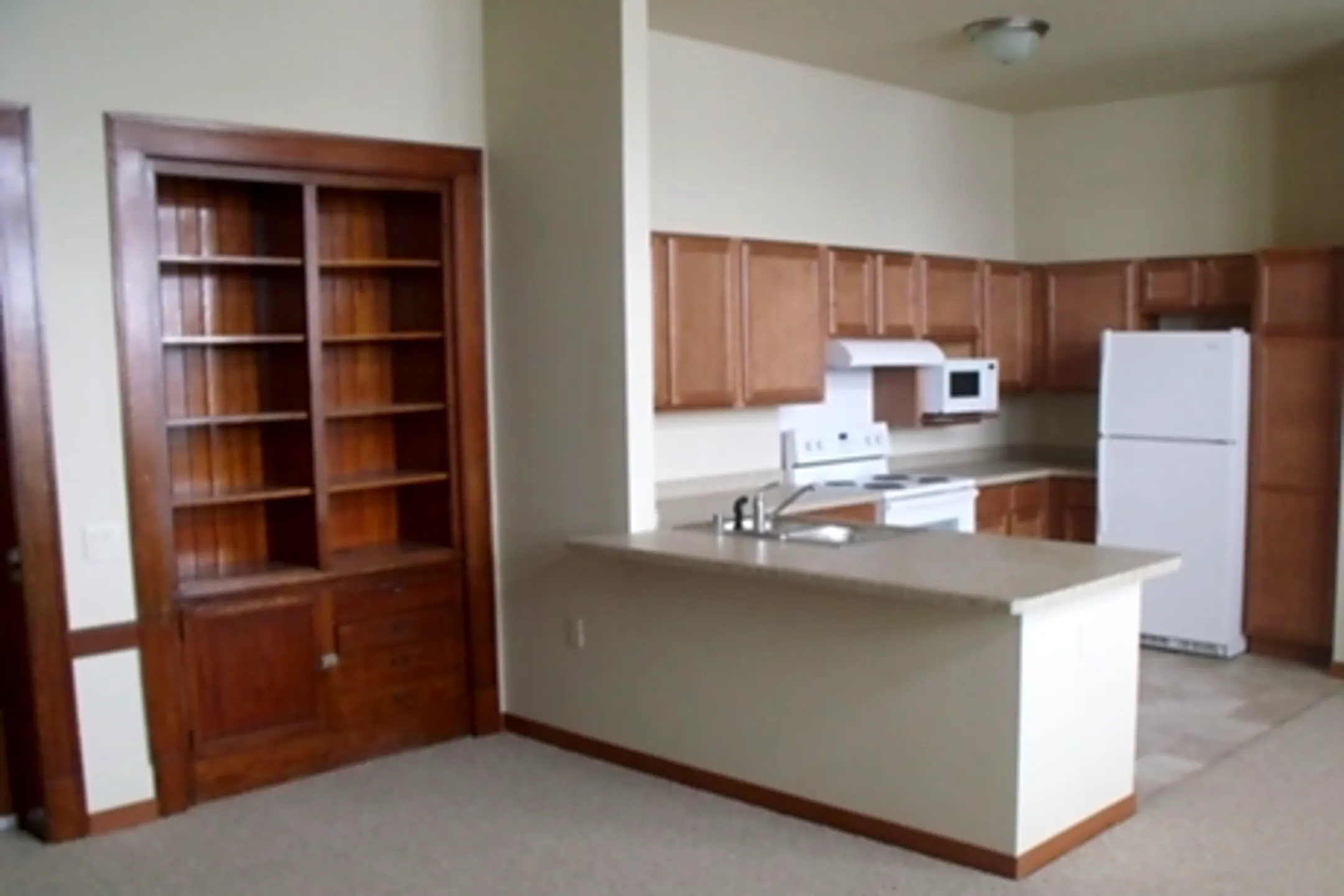 Oconomowoc School Apartments 623 Summit Ave Oconomowoc, WI