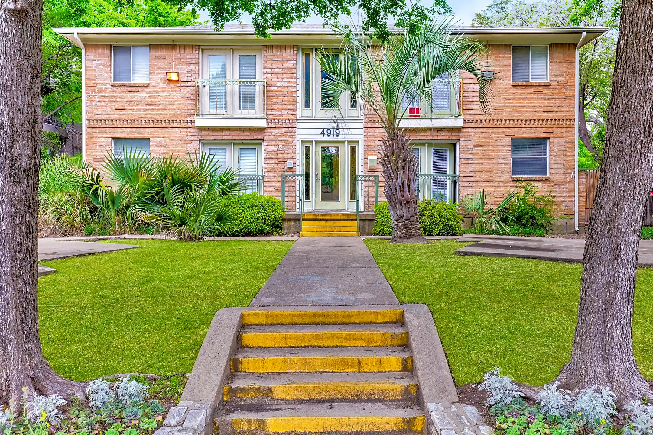 Upper E The Oaks Dallas, TX 75214