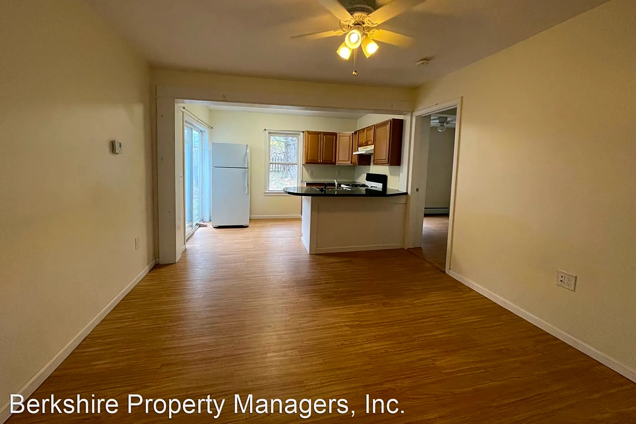 2 bedroom apartments in adams ma