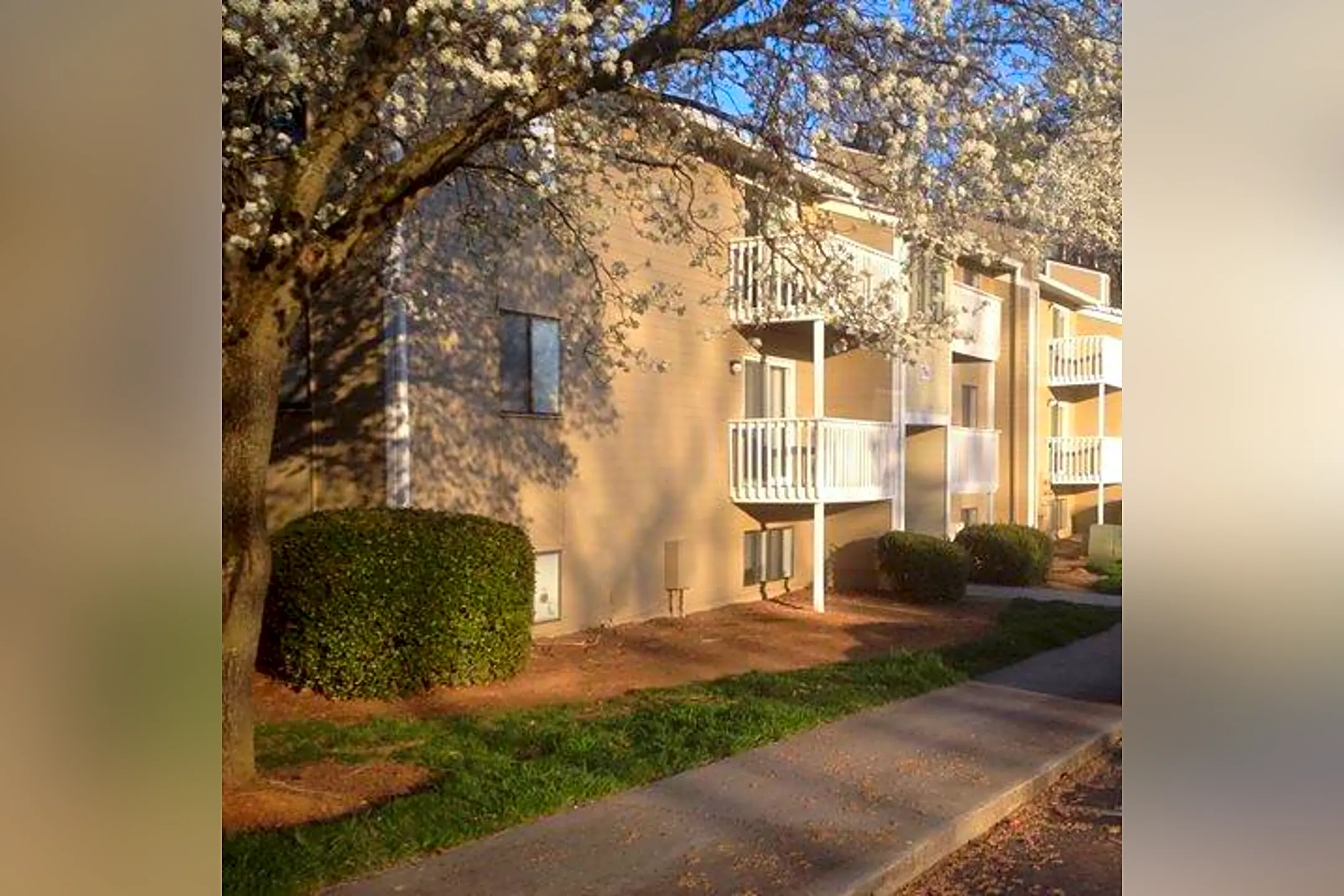 The enclave at 38 twenty two apartments greensboro nc 27405