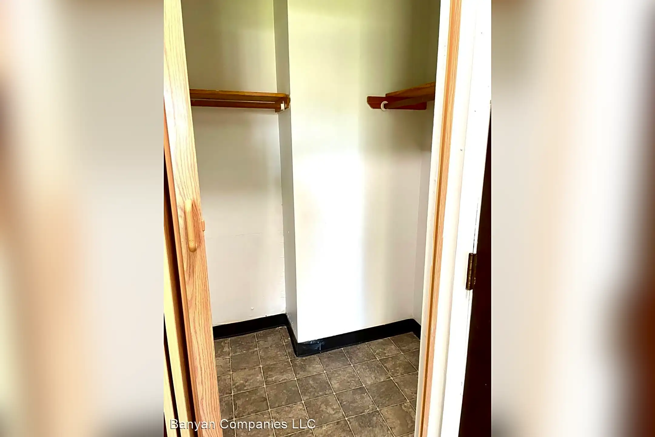 Elkhorn Village Apts 423 E 1st Ave Elkhorn, WI Apartments for Rent