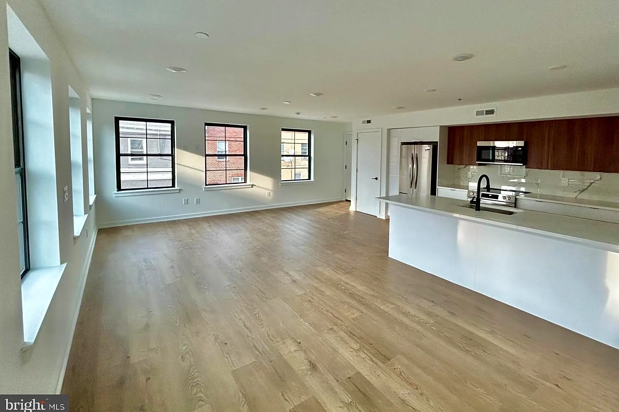 Living Room - 642 Moore St #301 - Philadelphia, PA