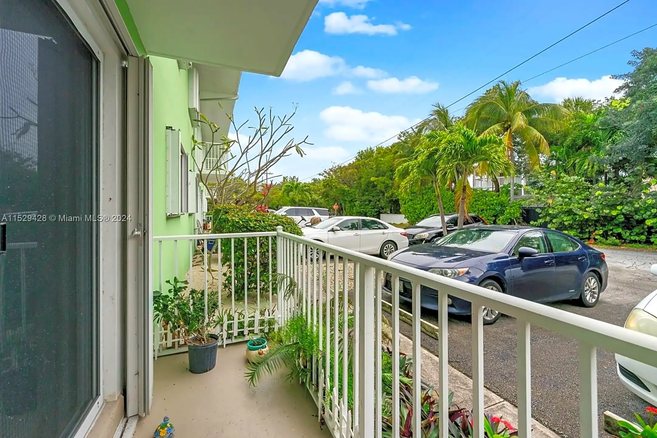 1129 Pebble Beach Ln 6 Houses Duck Key, FL 33050