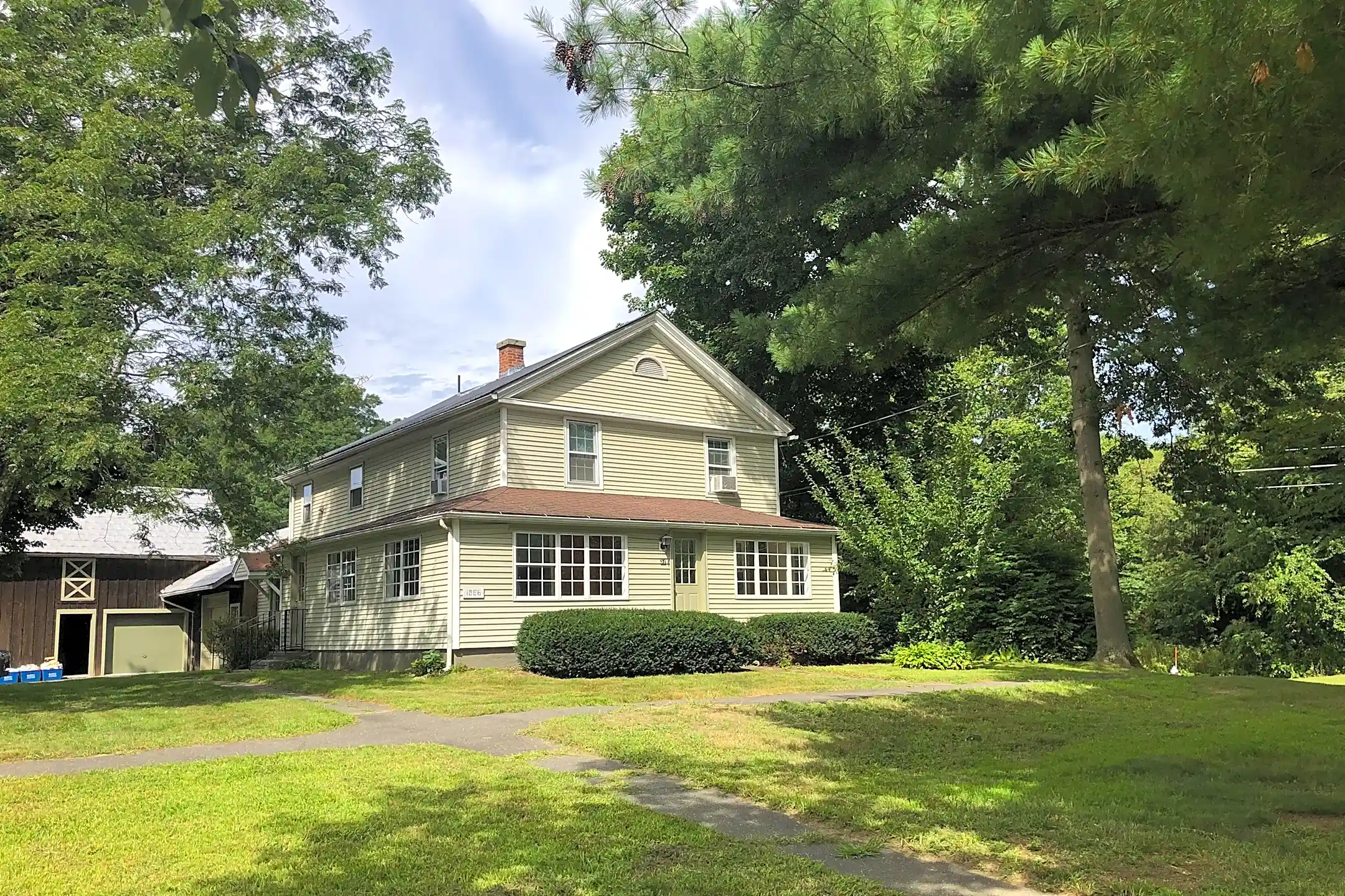 Building - 37 Middle St - Hadley, MA