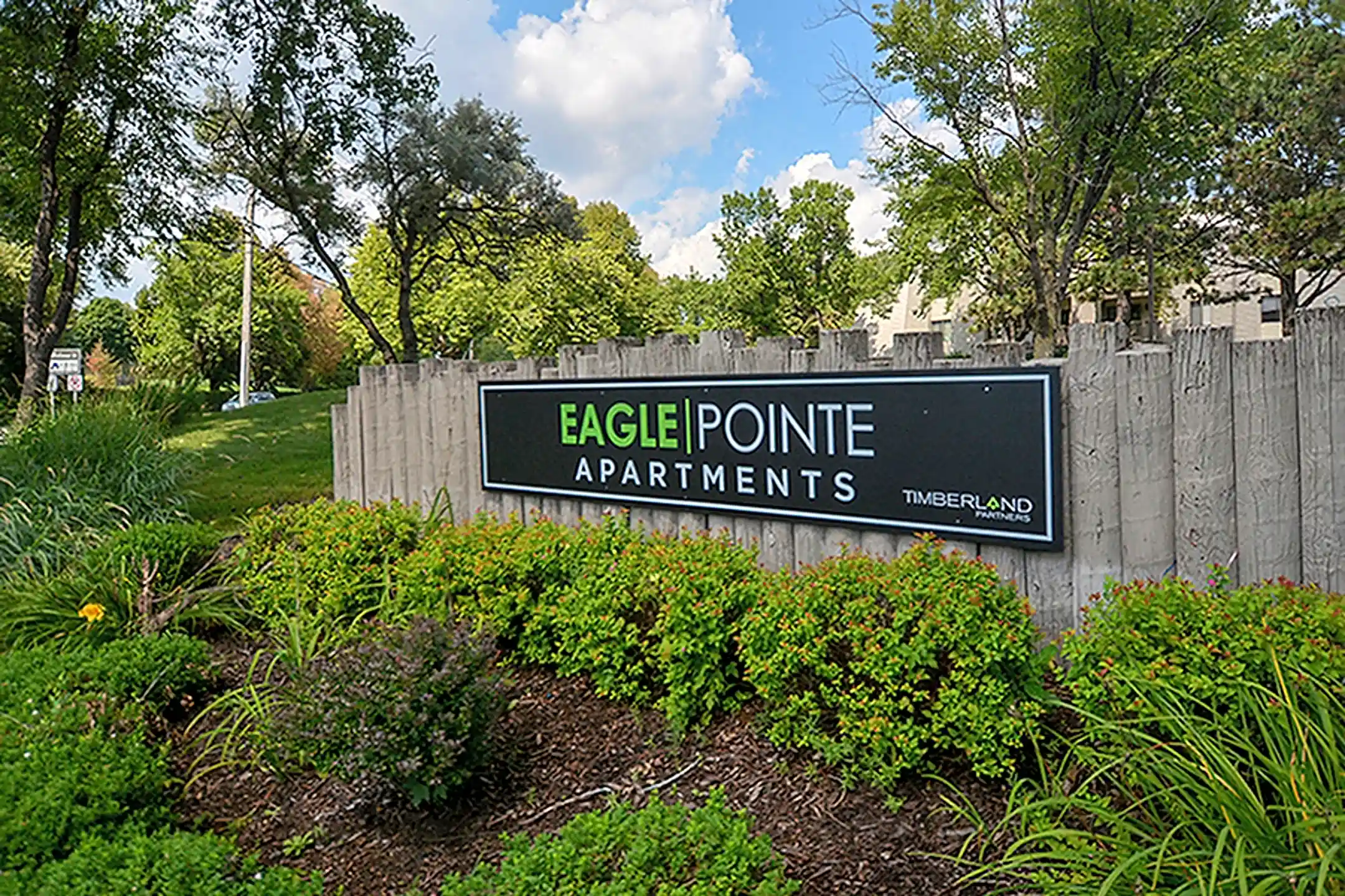 Eagle Pointe Apartments Saint Paul, MN 55118