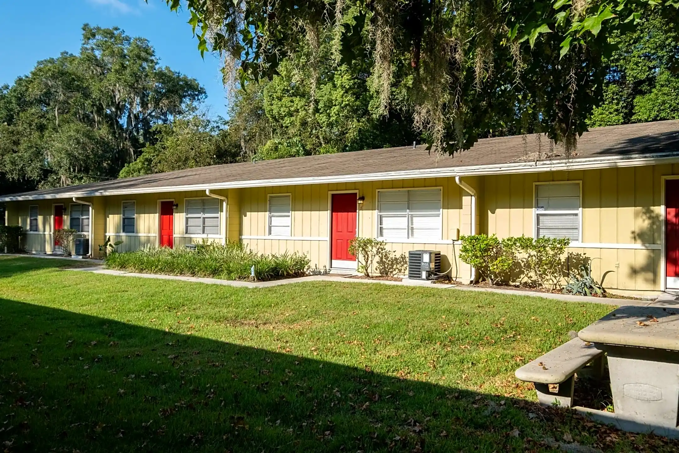 Village West Apartments Gainesville, FL 32609