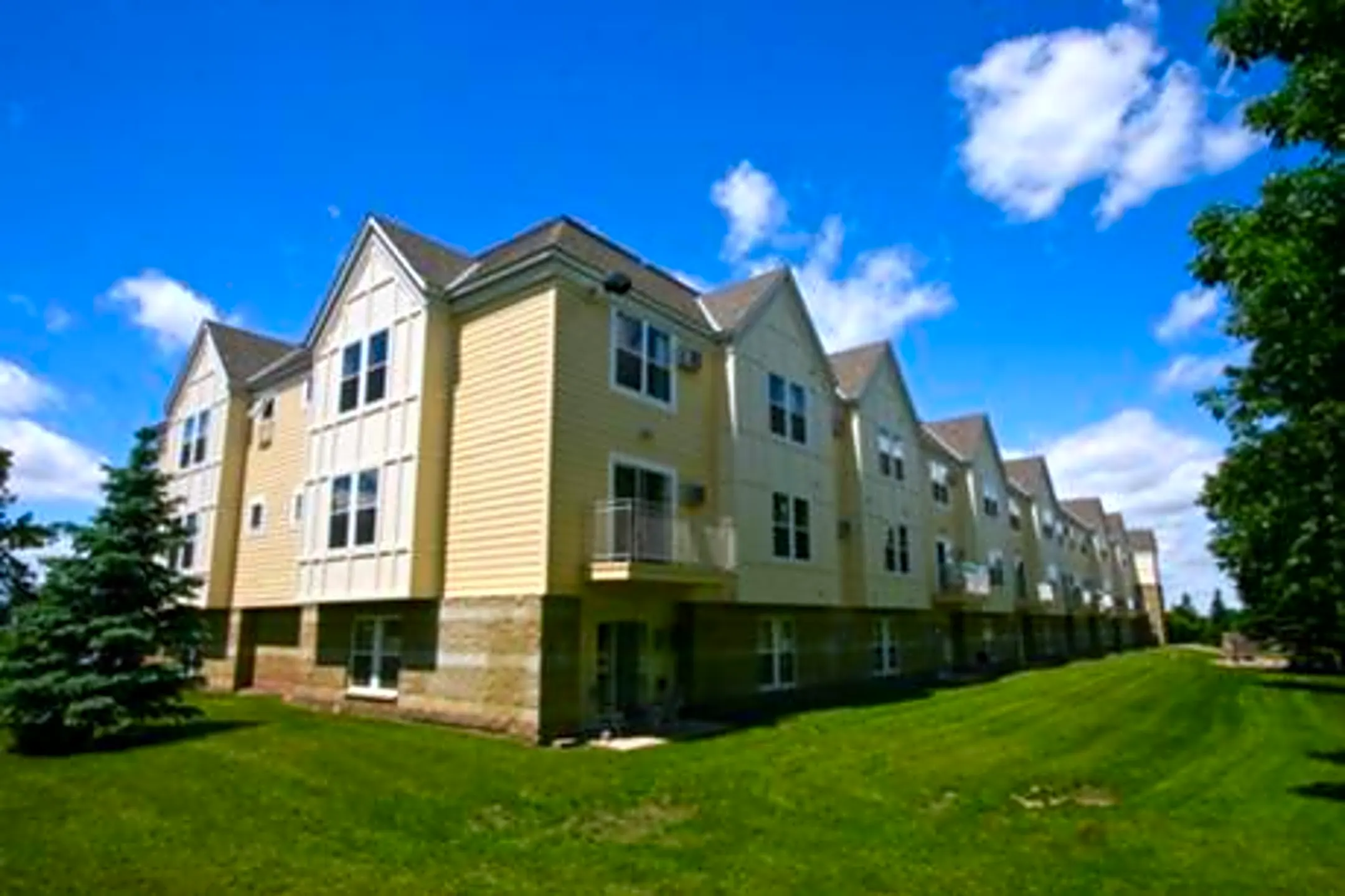 Maple Trails Apartments 2005 Jefferson Rd Northfield, MN Apartments