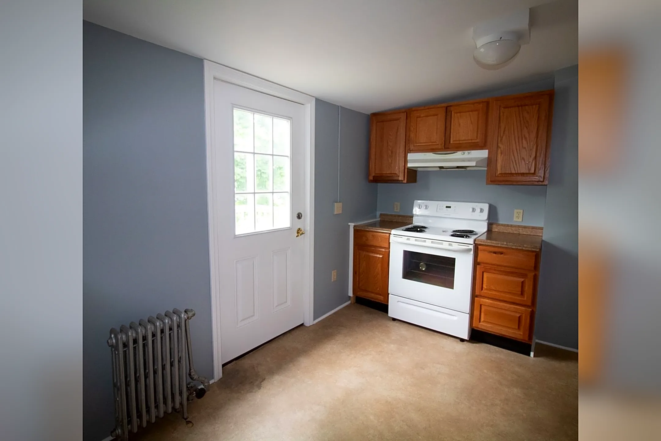 10041006 Gage St 10041006 Gage St unit 2 Bennington, VT Houses