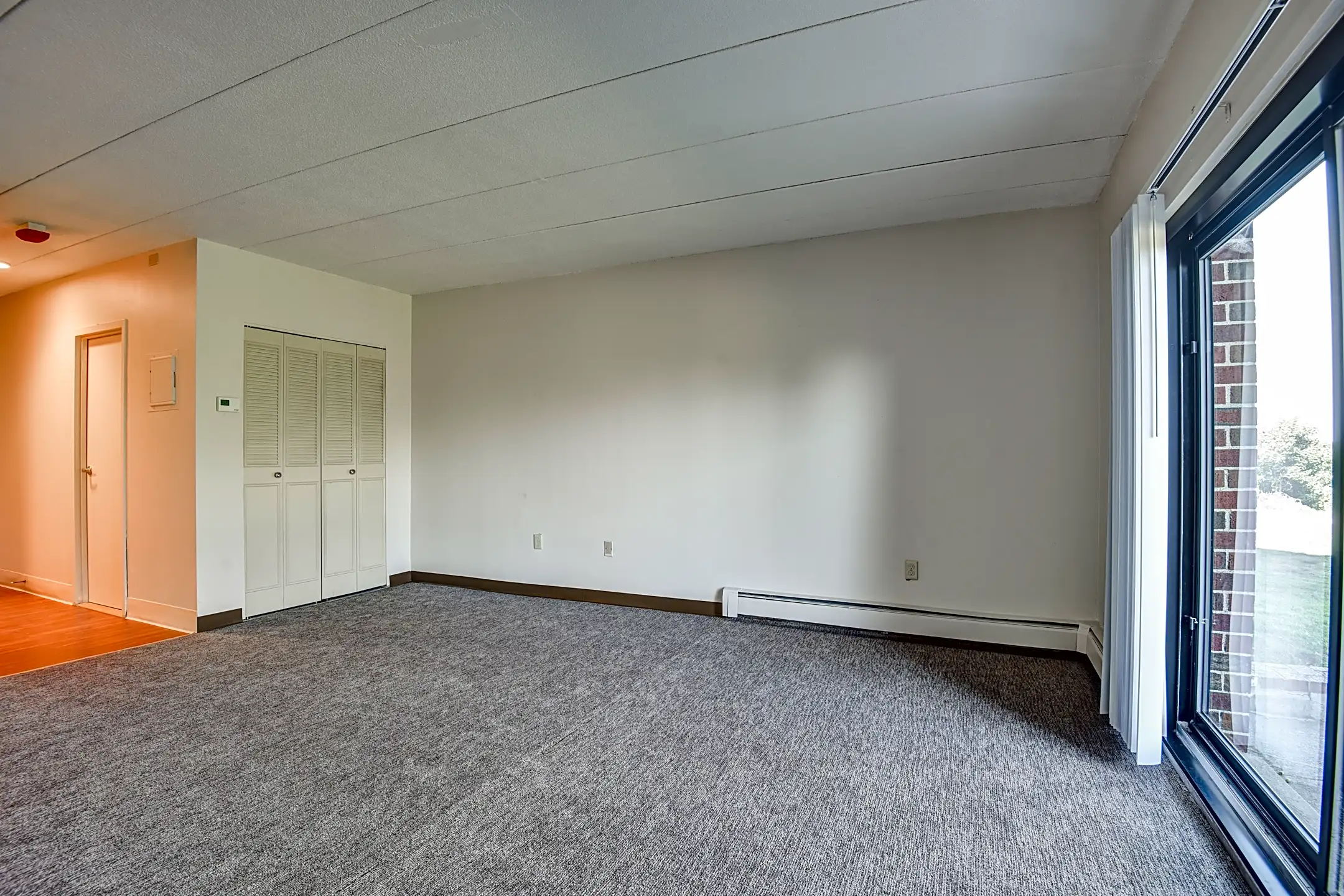 Stratton Hill Park Apartments Worcester, MA 01606