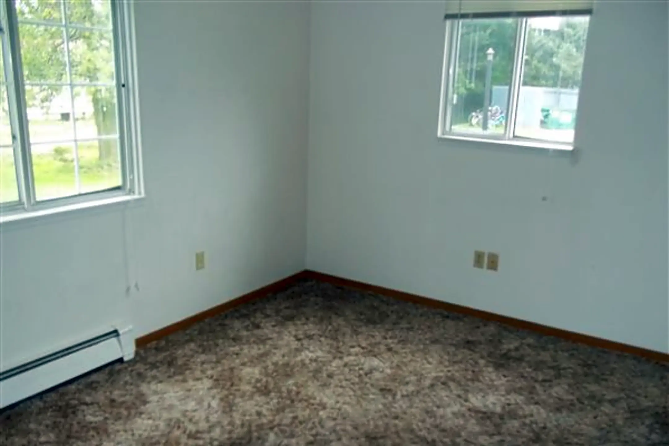 Living Room - 207 E May St - Gladwin, MI