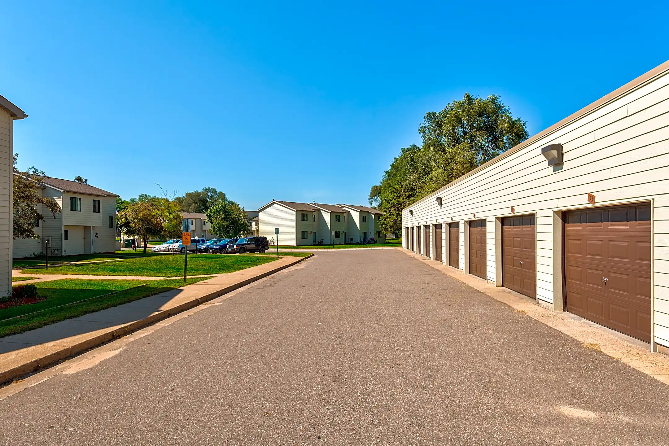 Victoria Townhomes 6813 Grimes Pl N Brooklyn Center, MN Townhomes