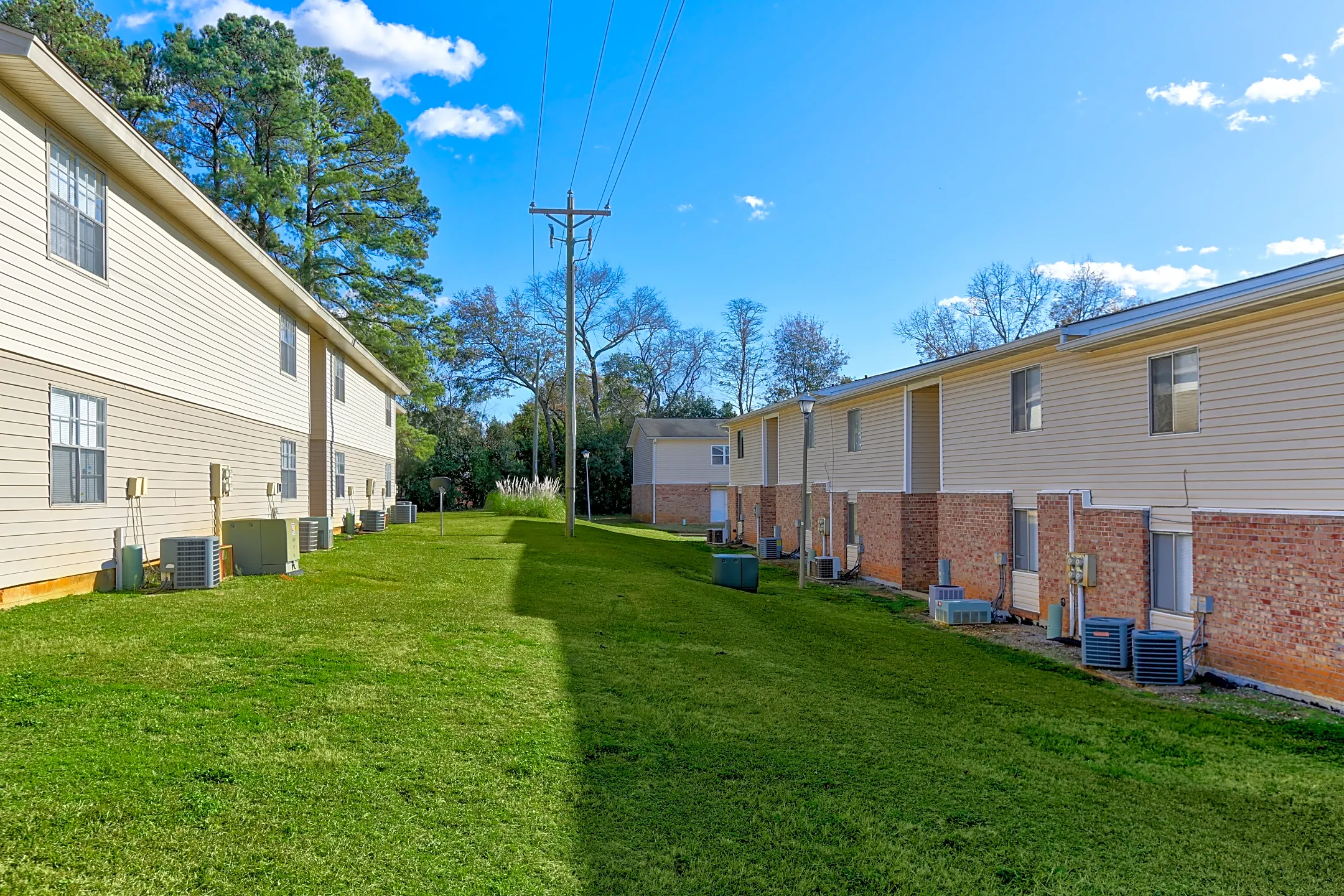 Riverbanks Retreat 1035 Comanchee Trl West Columbia, SC Apartments