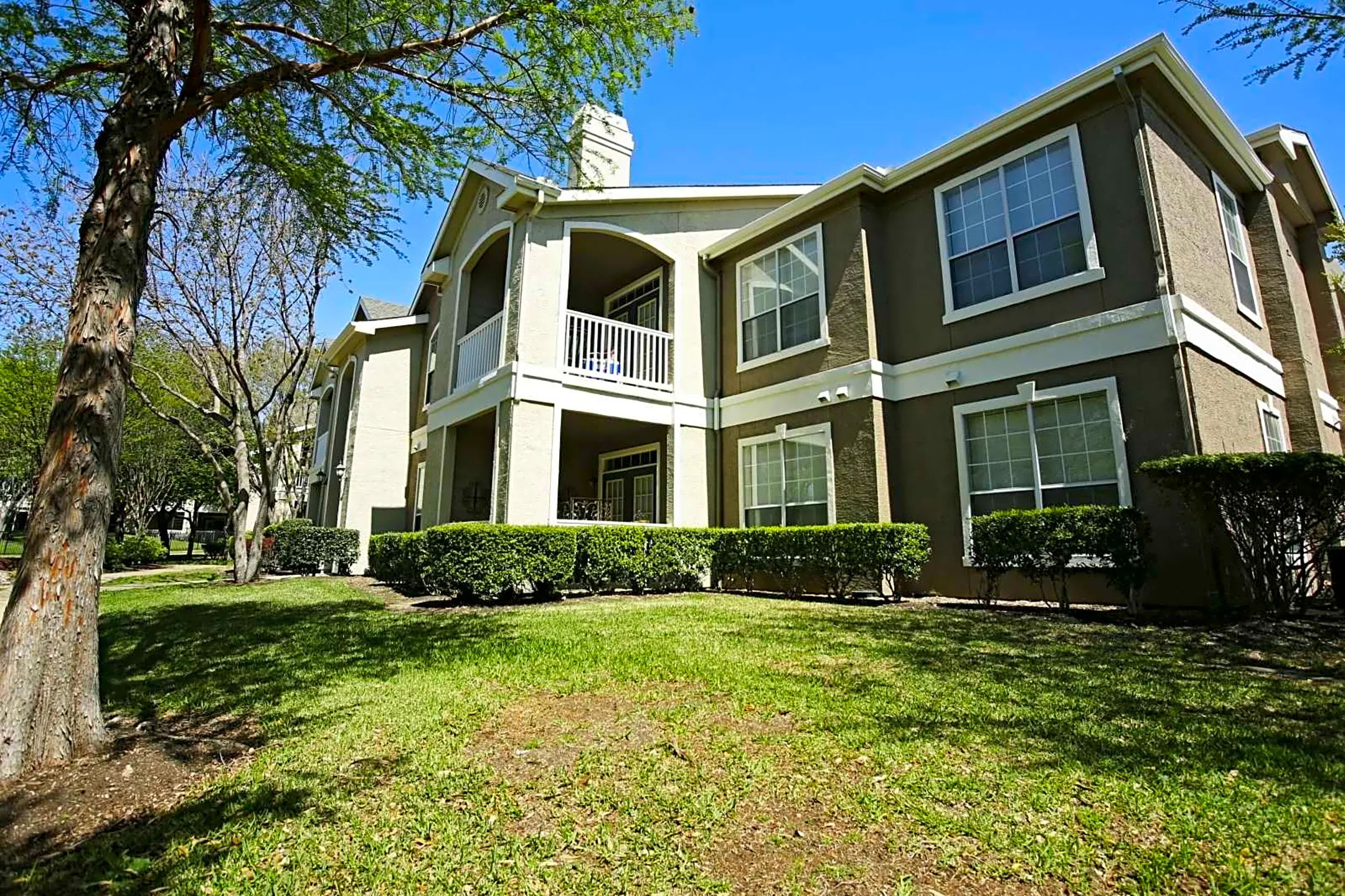 the-point-at-deerfield-apartments-plano-tx-75024