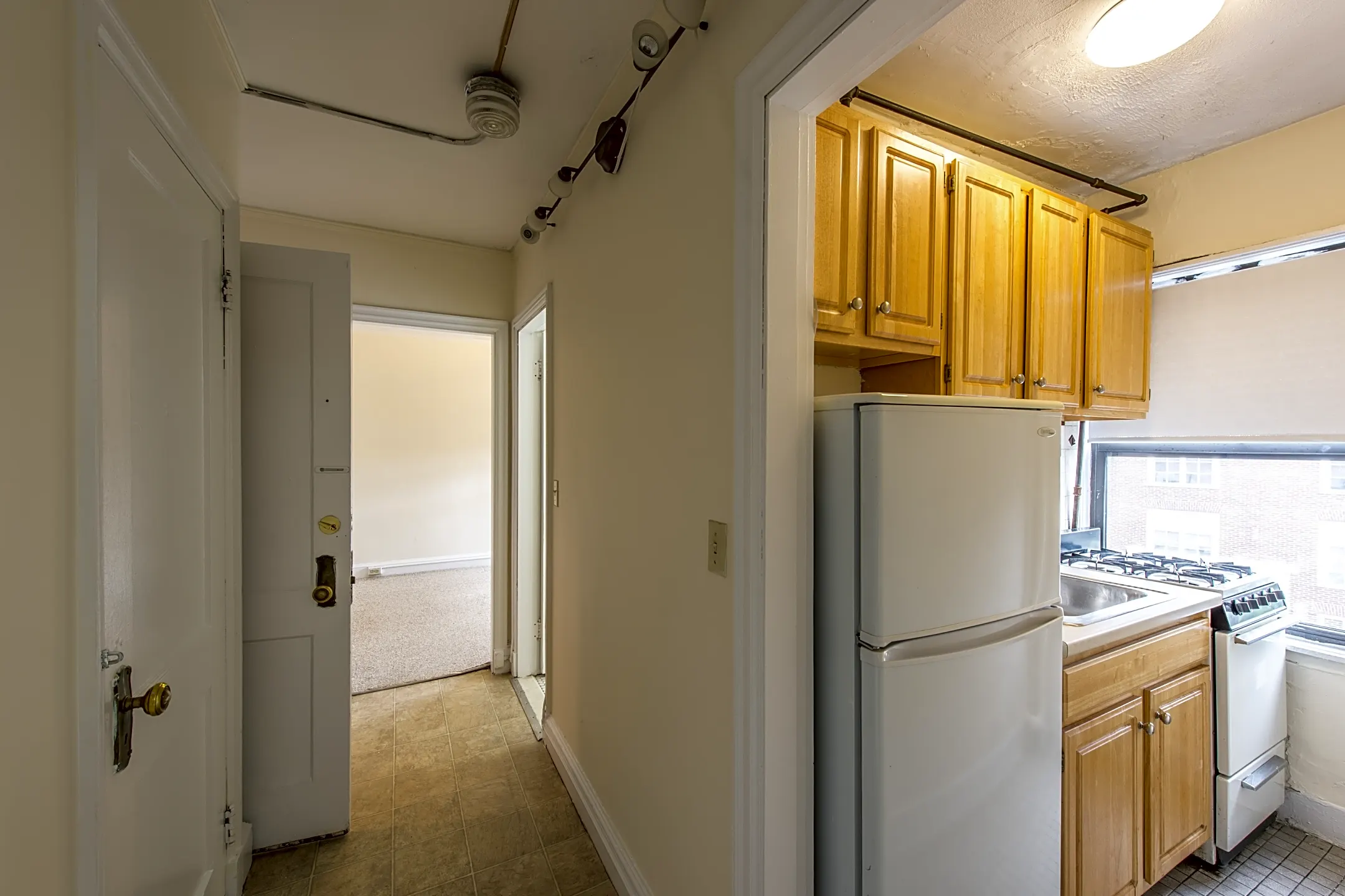 Kitchen - Longfellow Apartments - Cambridge, MA