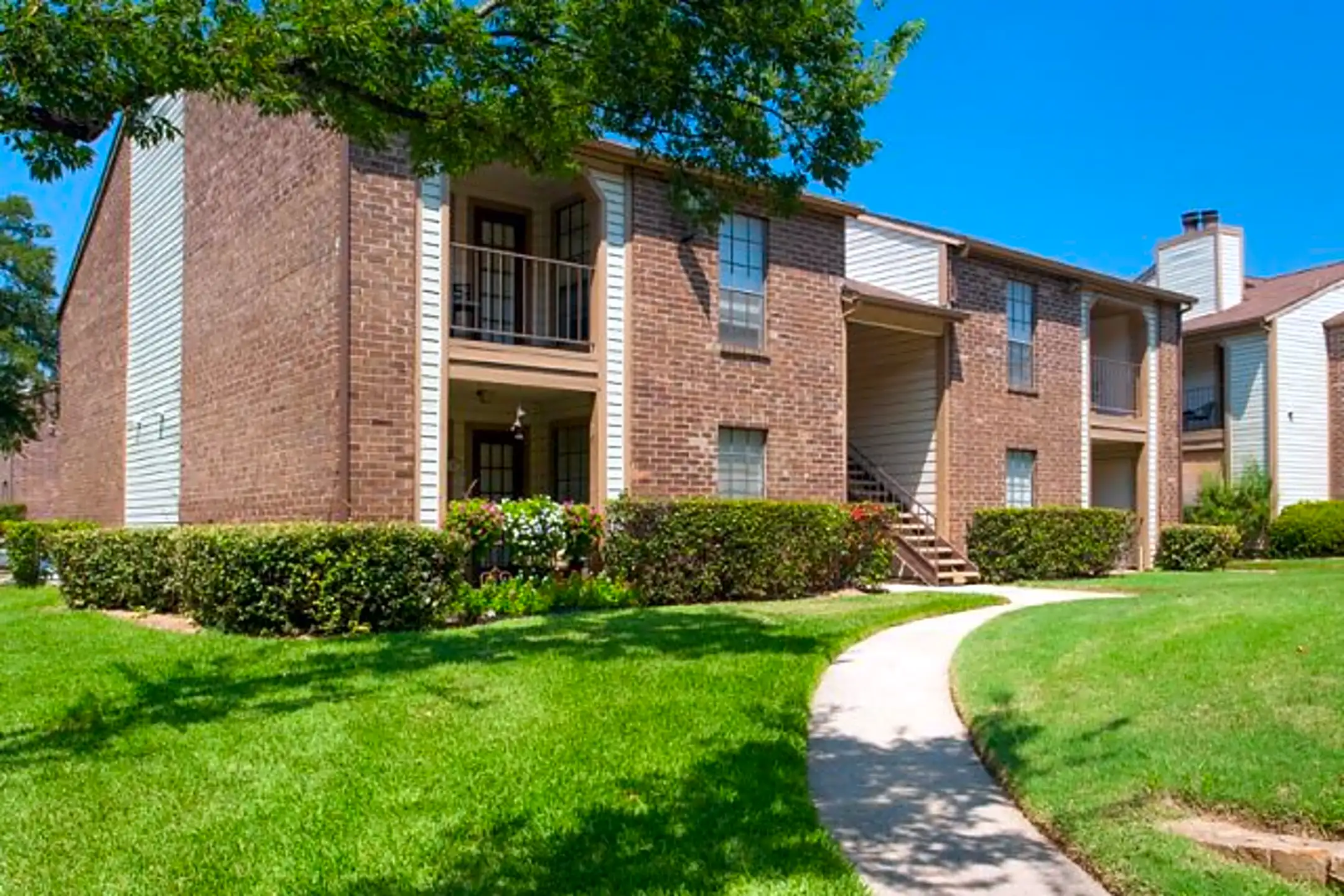 Arbor Creek 396 E Southwest Pkwy Lewisville, TX Apartments for Rent