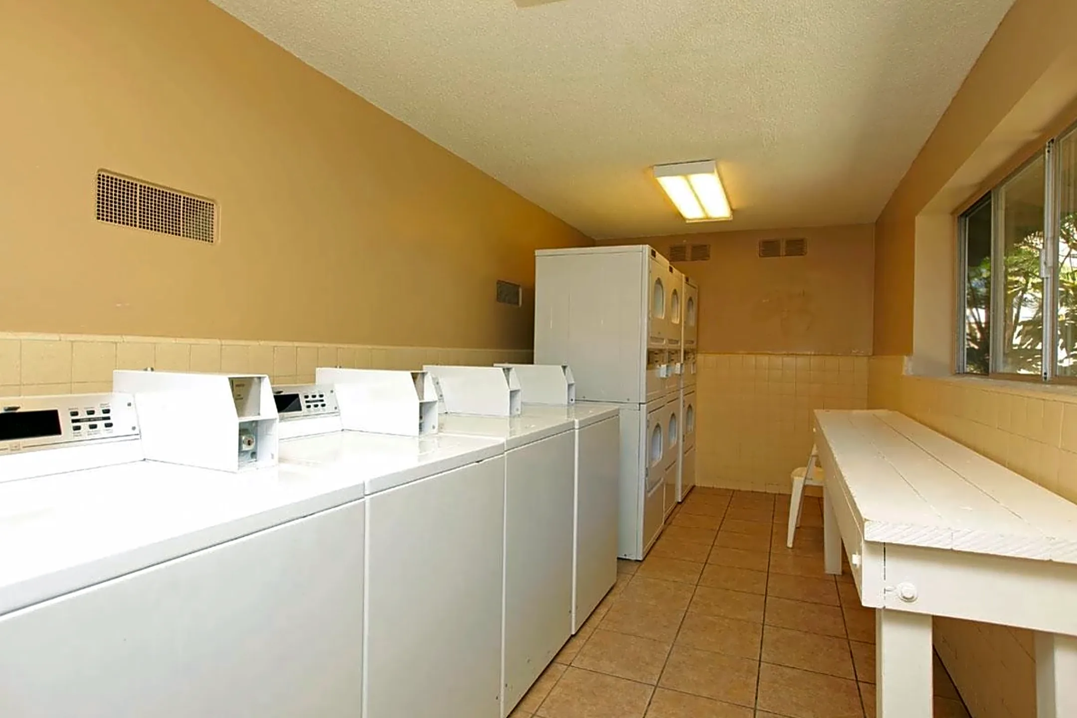 Islander 1120 W 155th St Gardena, CA Apartments for Rent Rent.