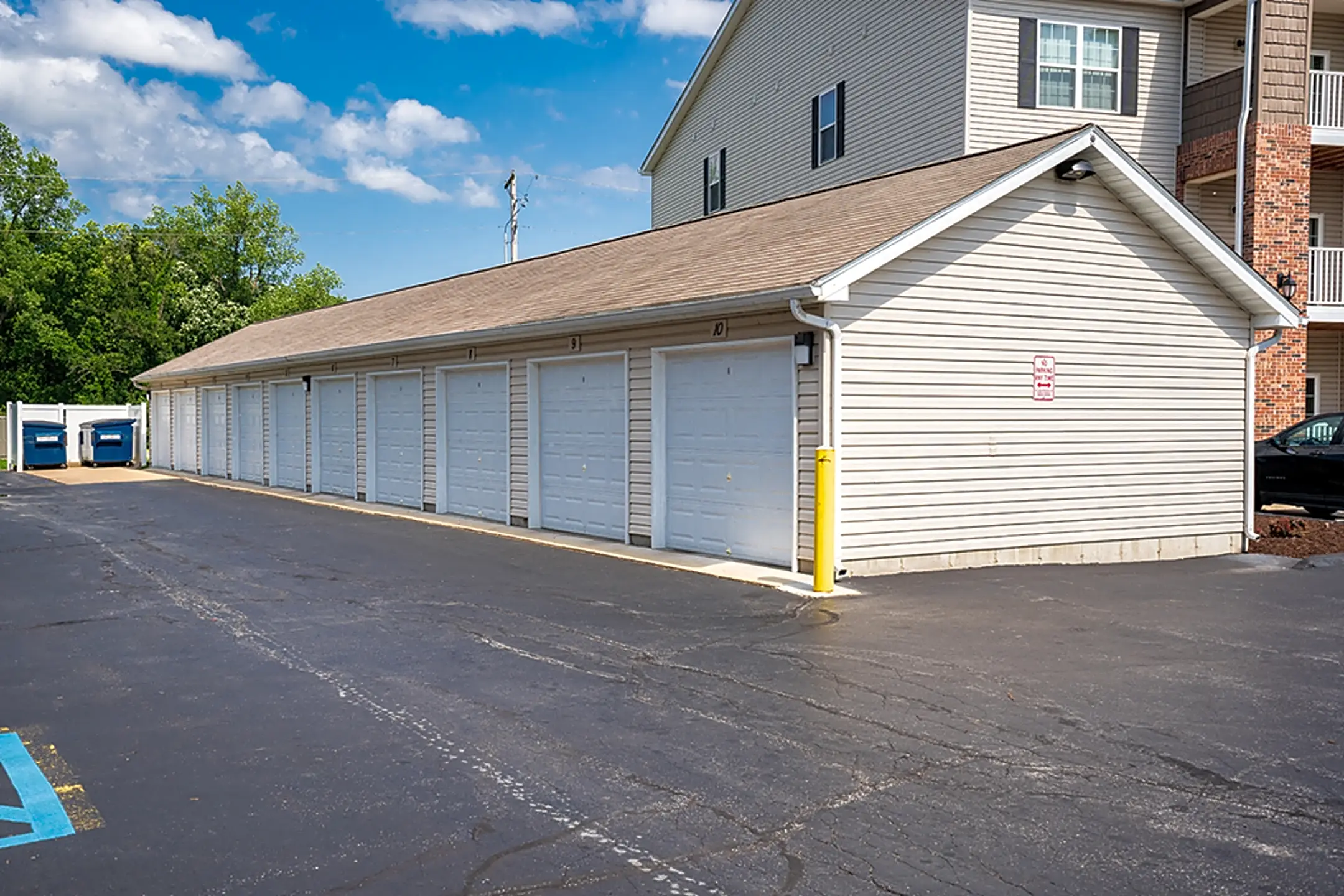 Vance Station Apartment Homes Valley Park, MO 63088