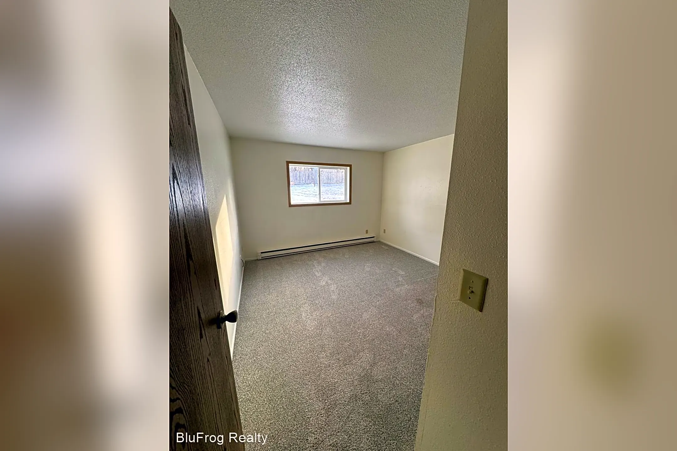 Bedroom - 1604 16th Ave SW - Jamestown, ND