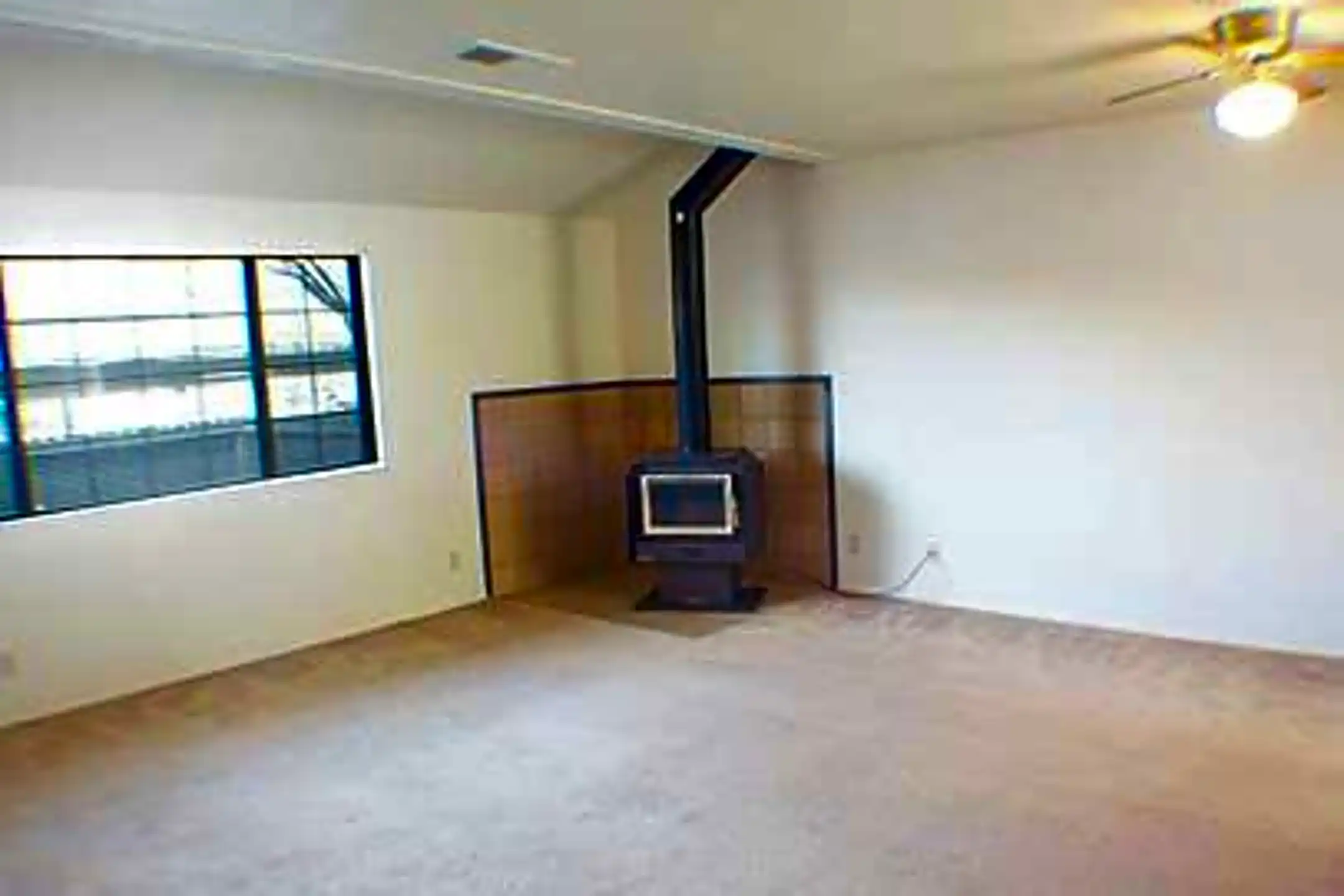 Auburn Townhomes 13048 Lincoln Way Auburn, CA Apartments for Rent