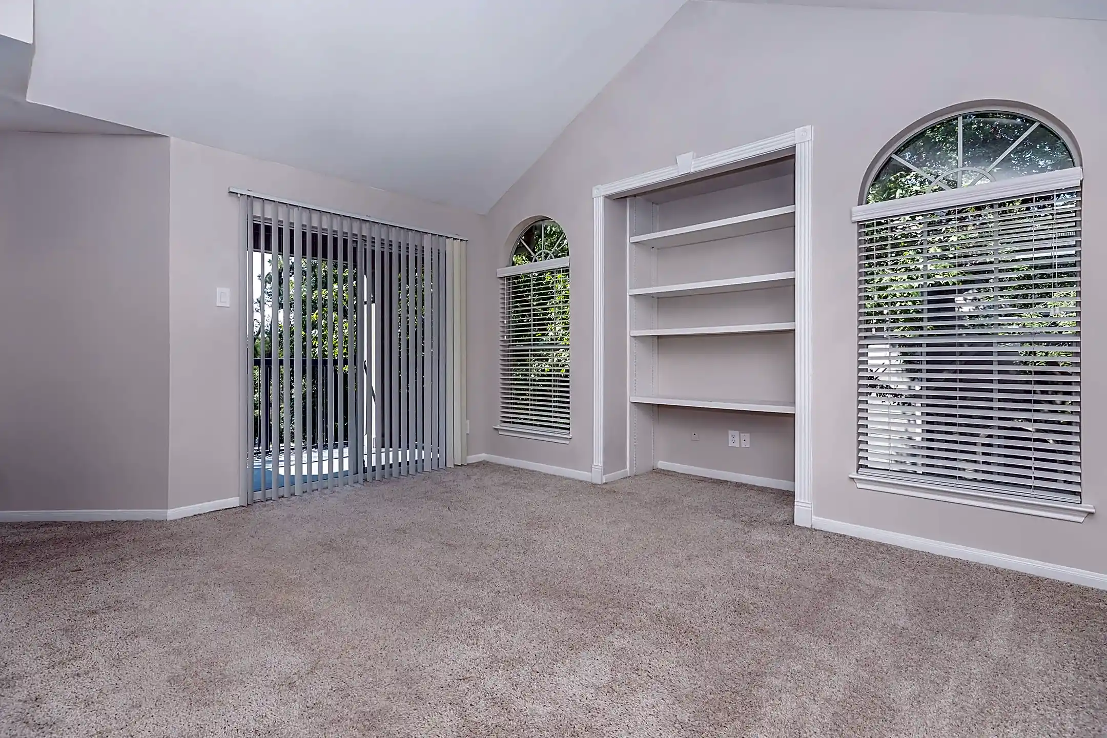 White Oak Conroe, TX 77304