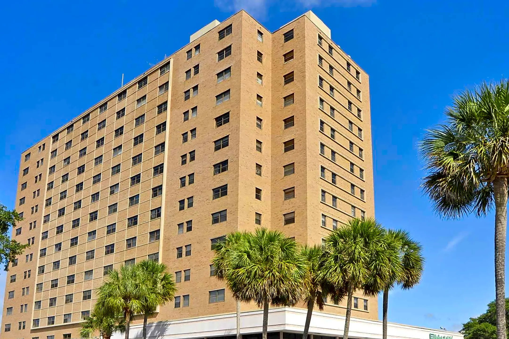 Sergeant Jasper - 310 Broad St | Charleston, SC Apartments for Rent | Rent.