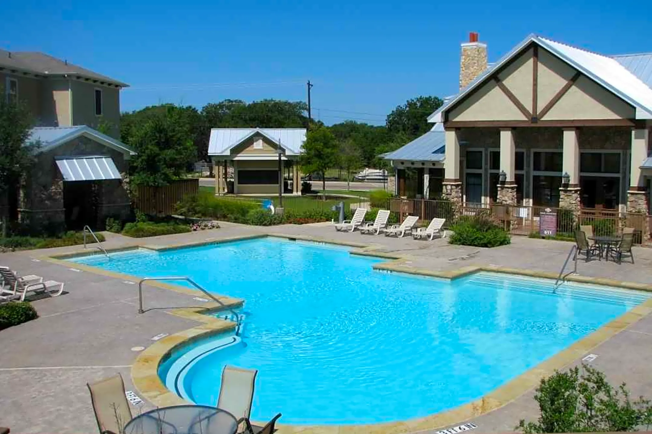 Residences at Holland Lake - Weatherford, TX