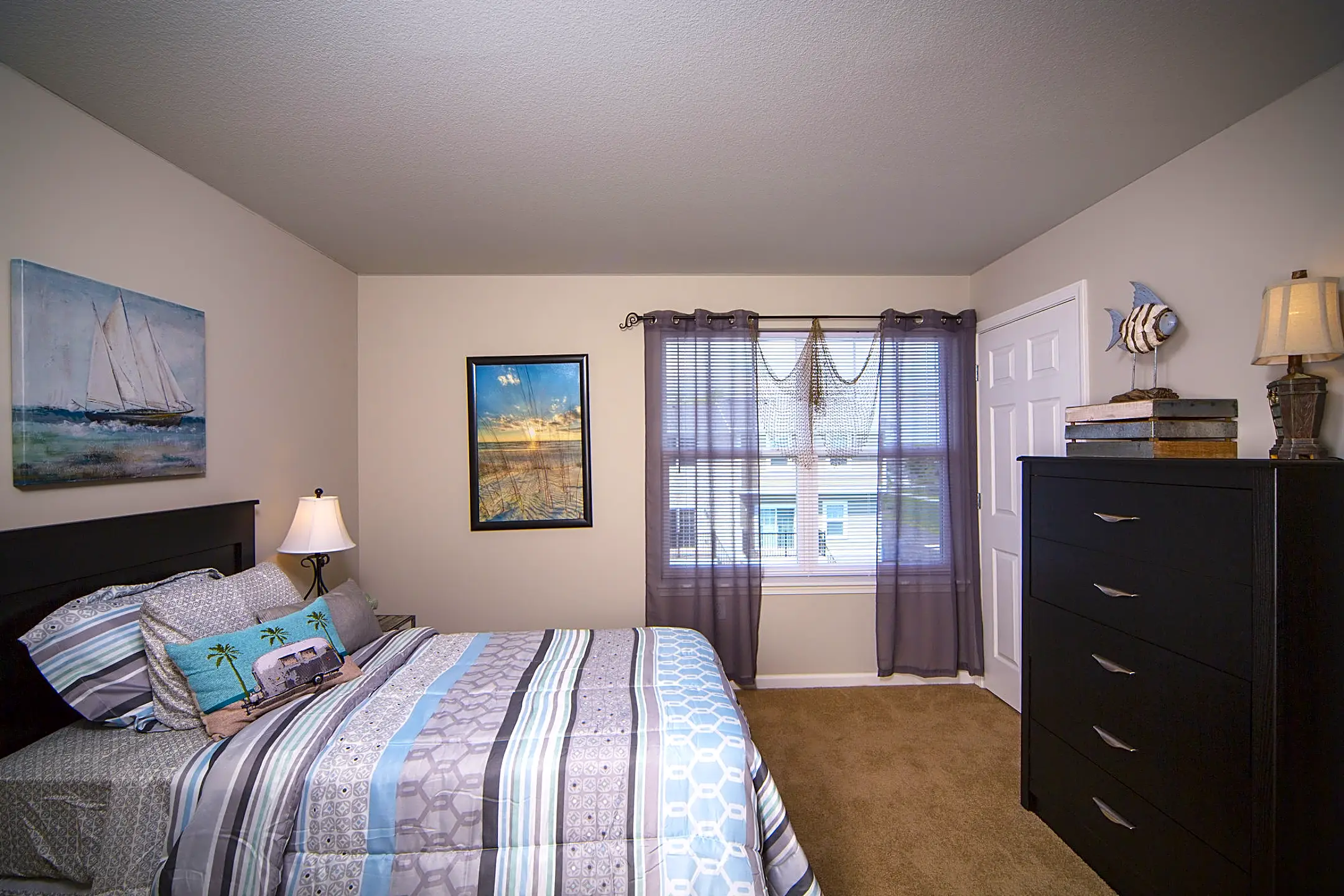 Stone Ridge Apartments & Townhomes at the Ridge Indianapolis, IN 46241