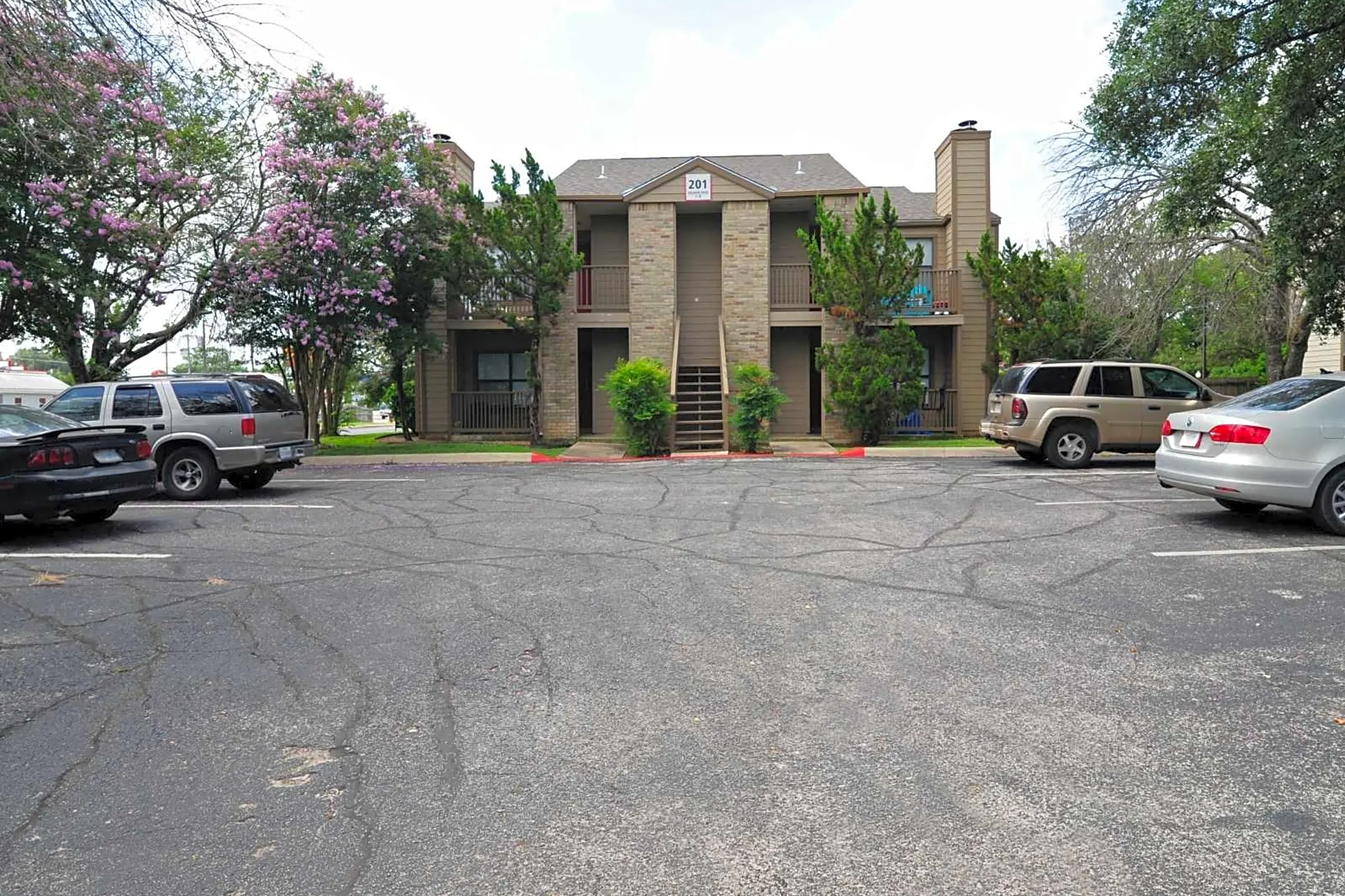 Country Villa Apartments Castroville, TX 78009