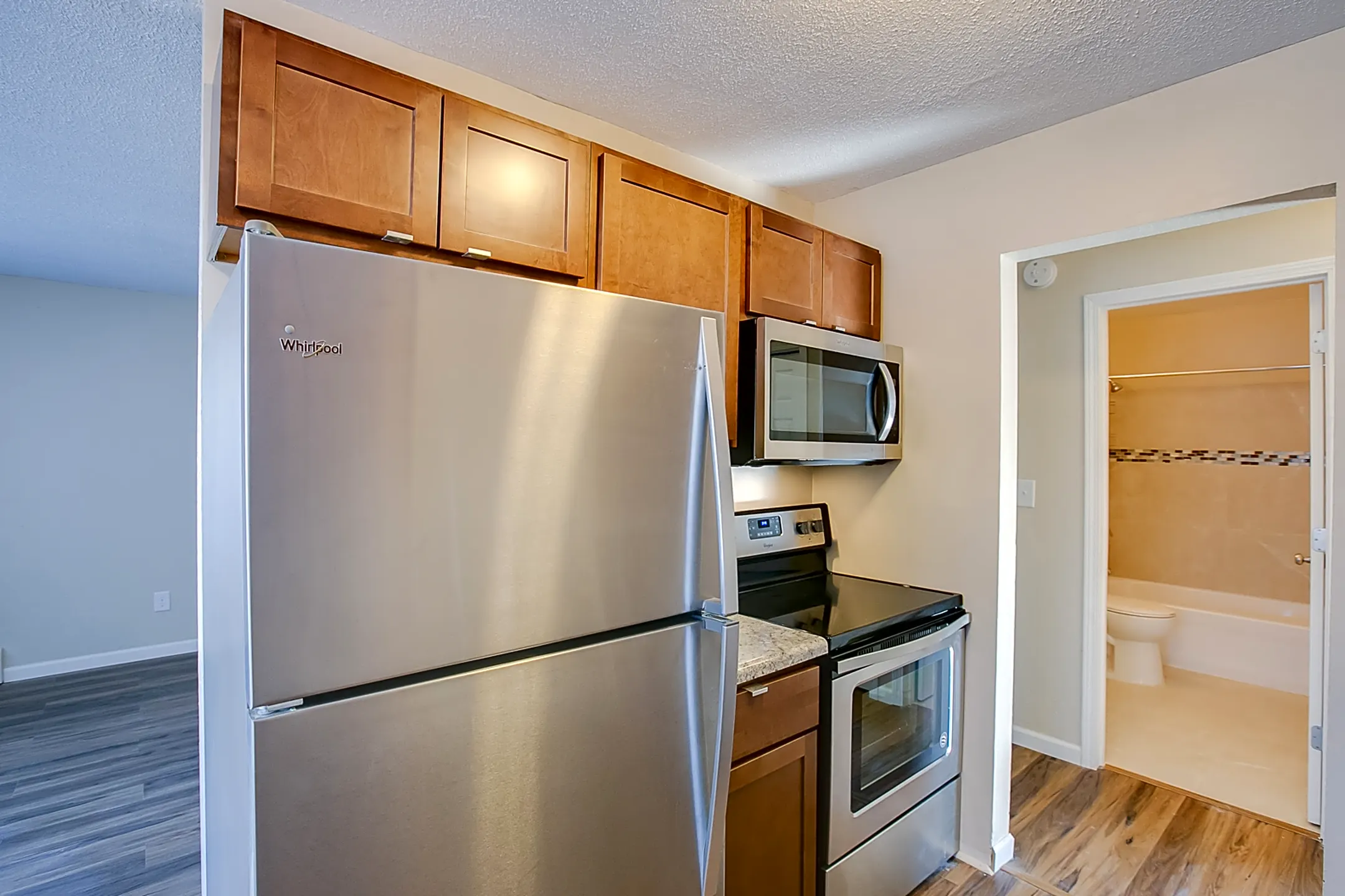 Kitchen - 1337 Arkwright St N - Saint Paul, MN
