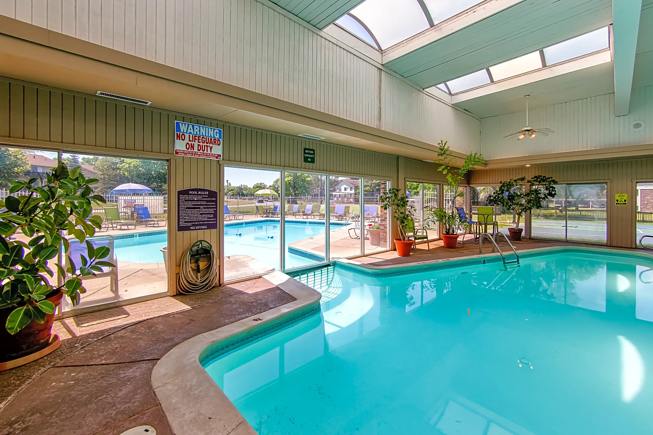 Castle Pointe Apartments 3075 Endenhall Way East Lansing, MI for