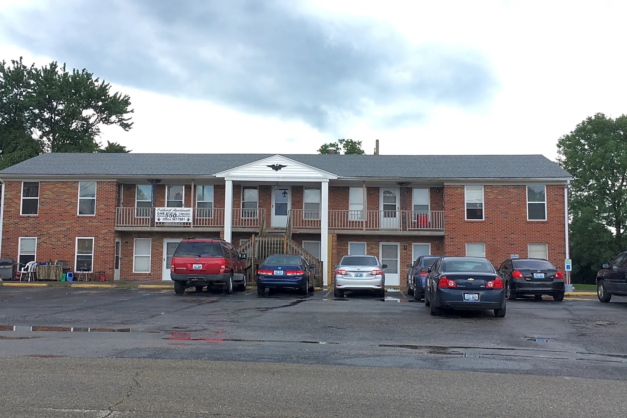 Pool - Oakhurst Apartments - Louisville, KY