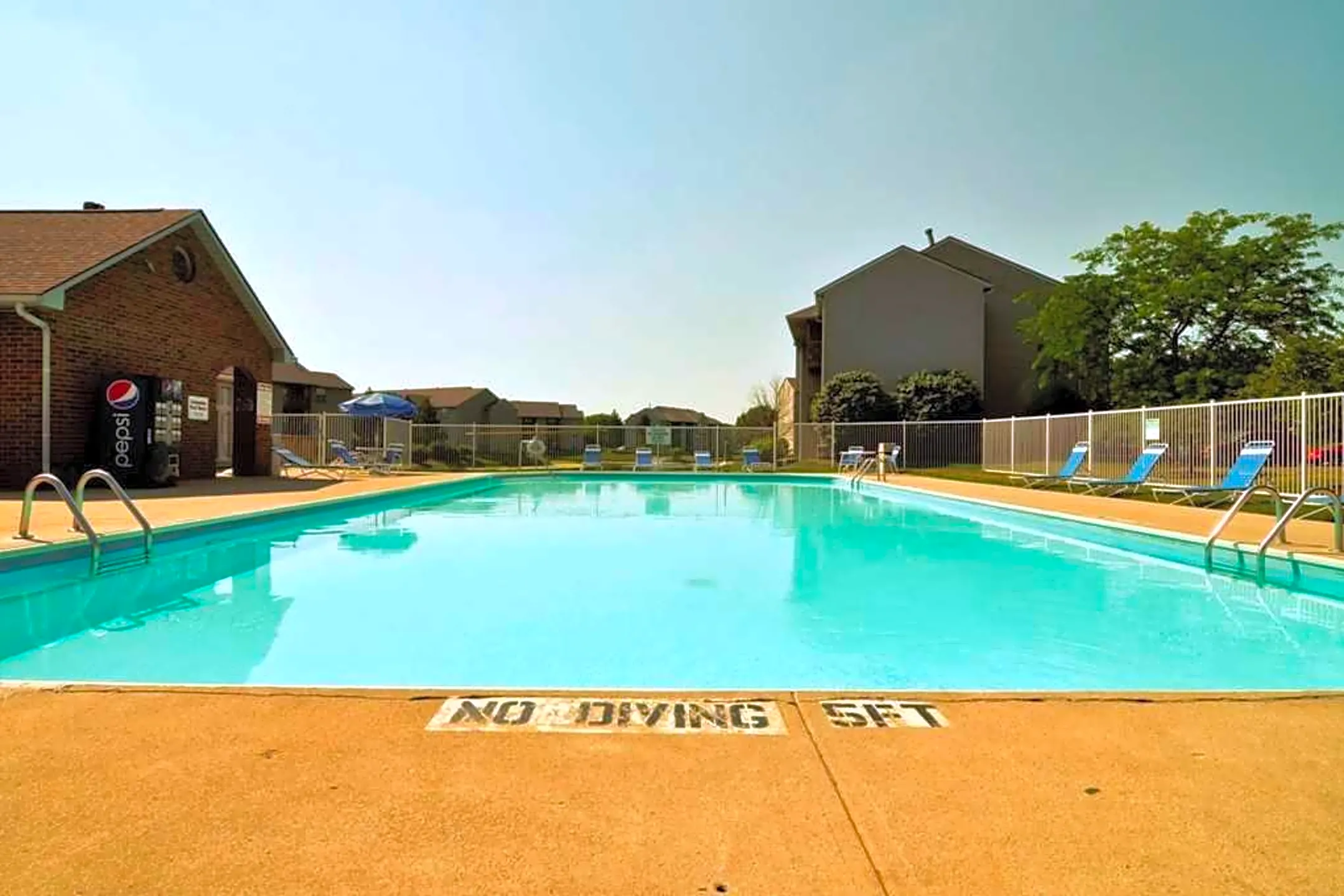 Pool - Crystal Lake - Hilliard, OH
