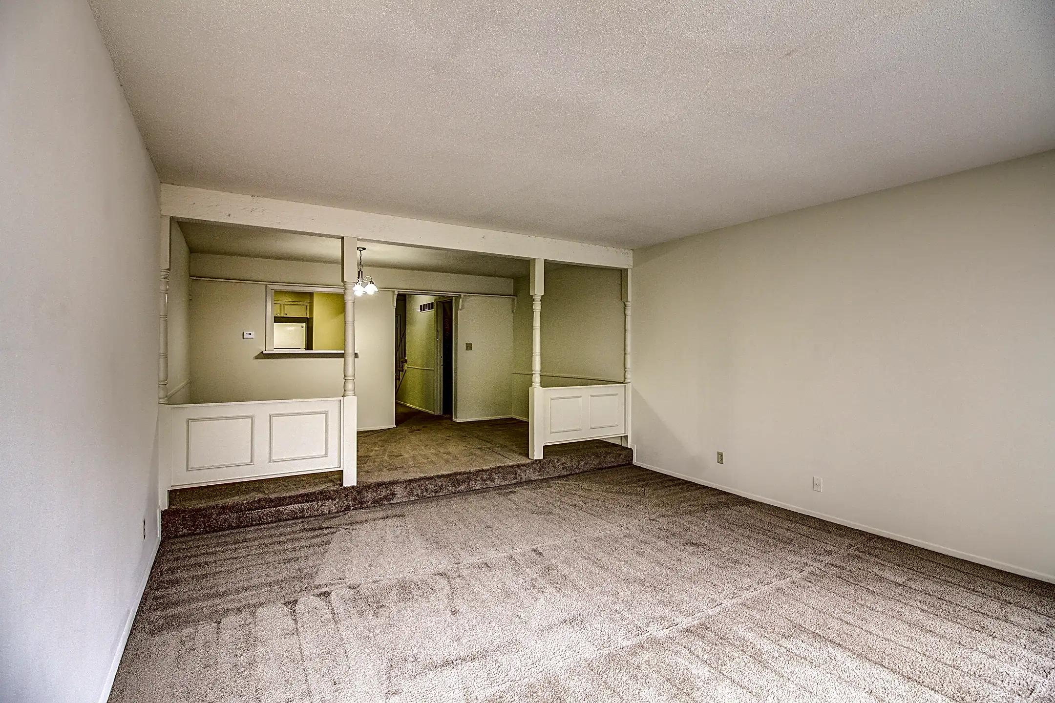 Louisburg Square Apartments & Townhomes Overland Park, KS 66212