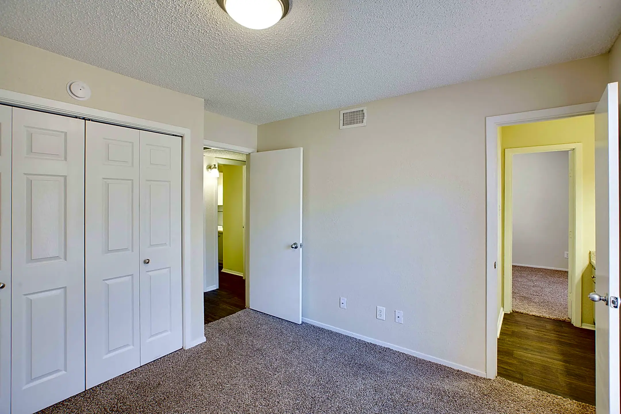 425 Bernard St Condos Denton, TX 76201