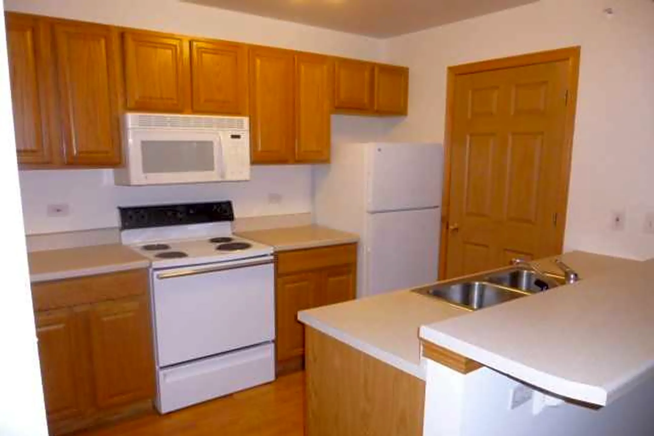 Kitchen - Prairie View Apartments - Woodstock, IL