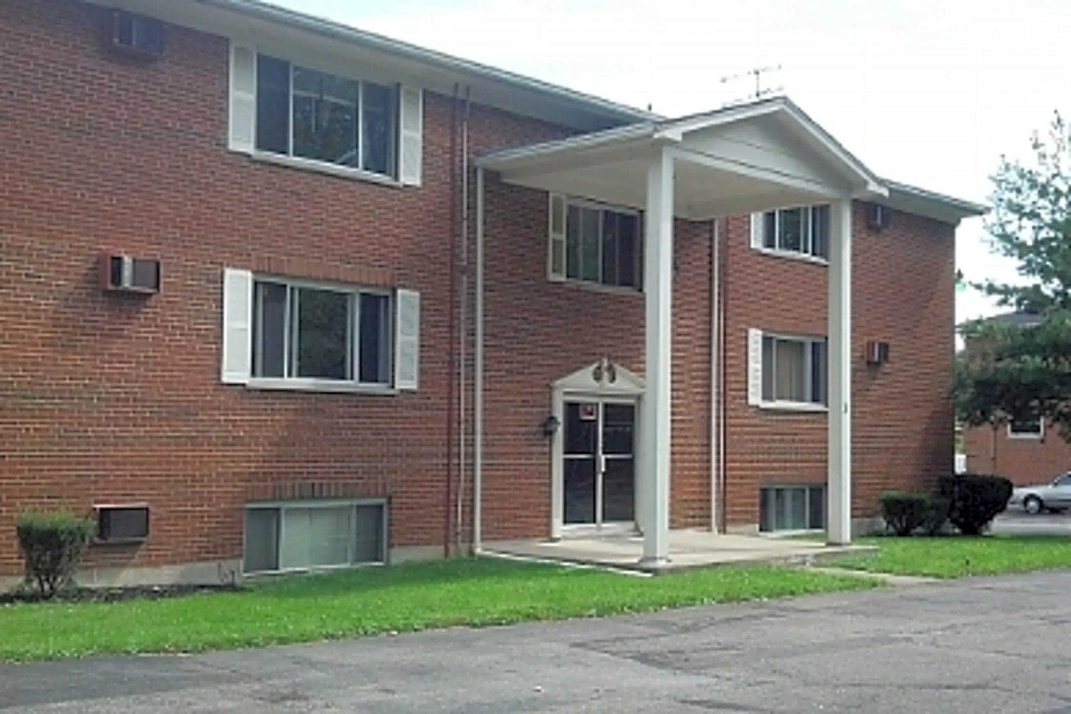 Ohio Pike Terrace 780 Ohio Pike Cincinnati, OH Apartments for Rent