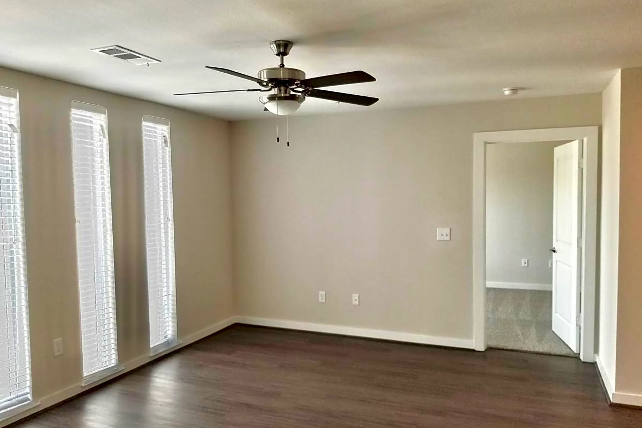 Miramonte Apartments and Homes Stafford, TX 77477