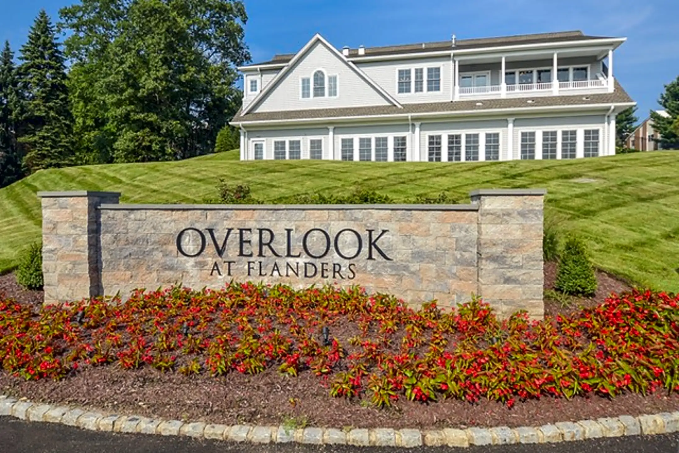 Overlook at Flanders 100 Oakwood Village Flanders, NJ Apartments