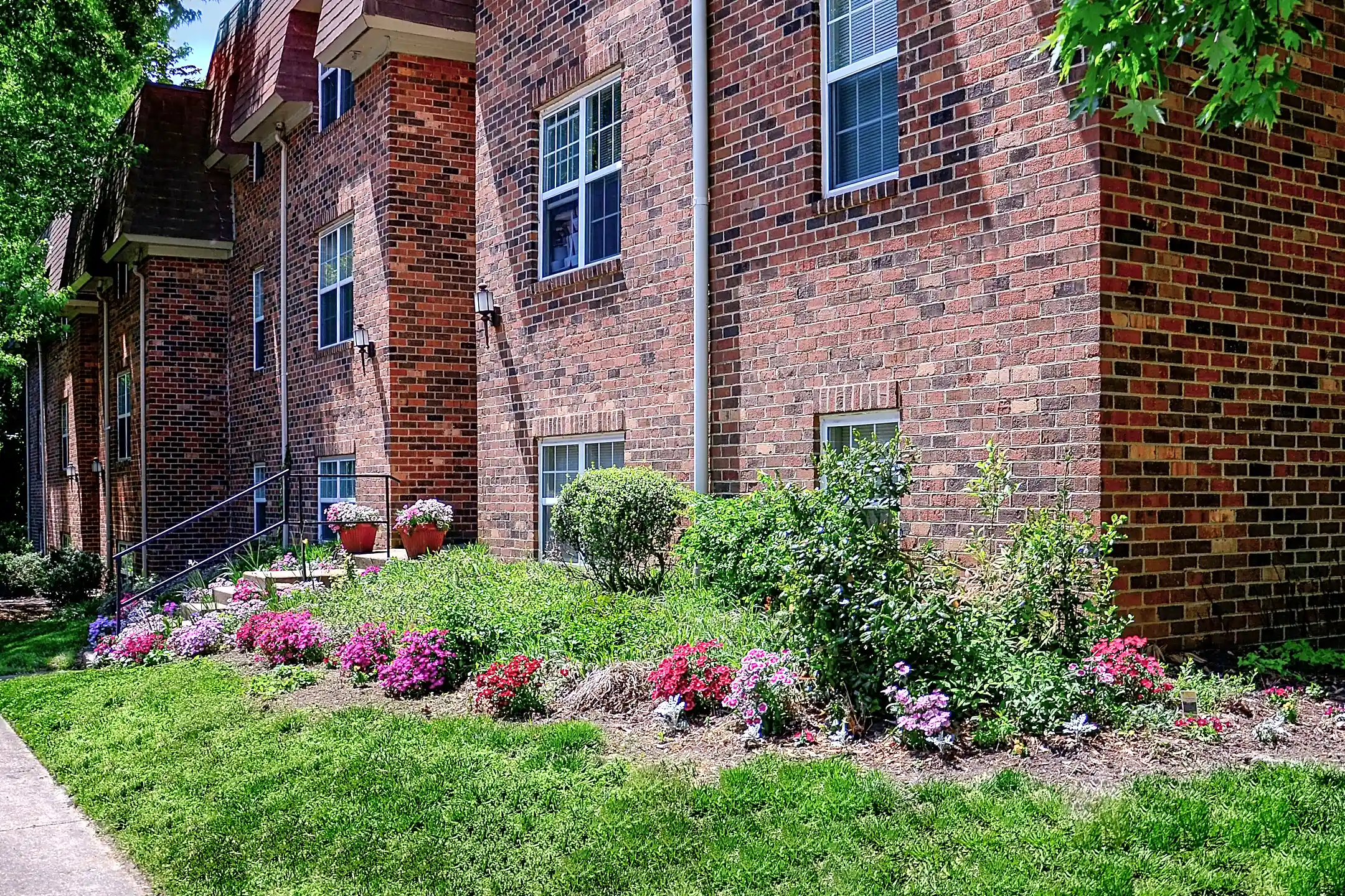 Willow Oaks 6002 Willow Oaks Dr Ofc C Richmond, VA Apartments for