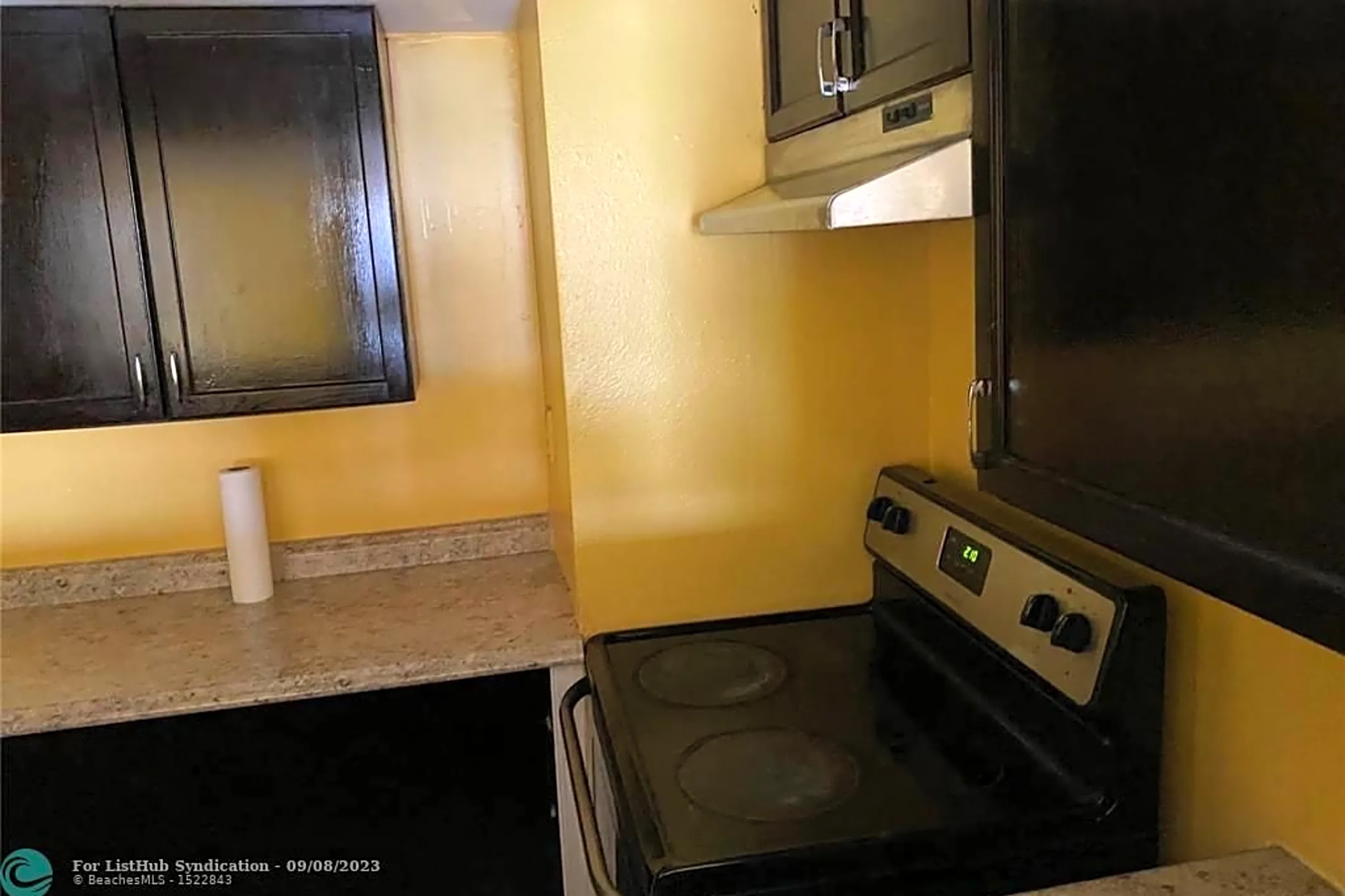 Kitchen - 5900 NW 17th Pl #103 - Sunrise, FL
