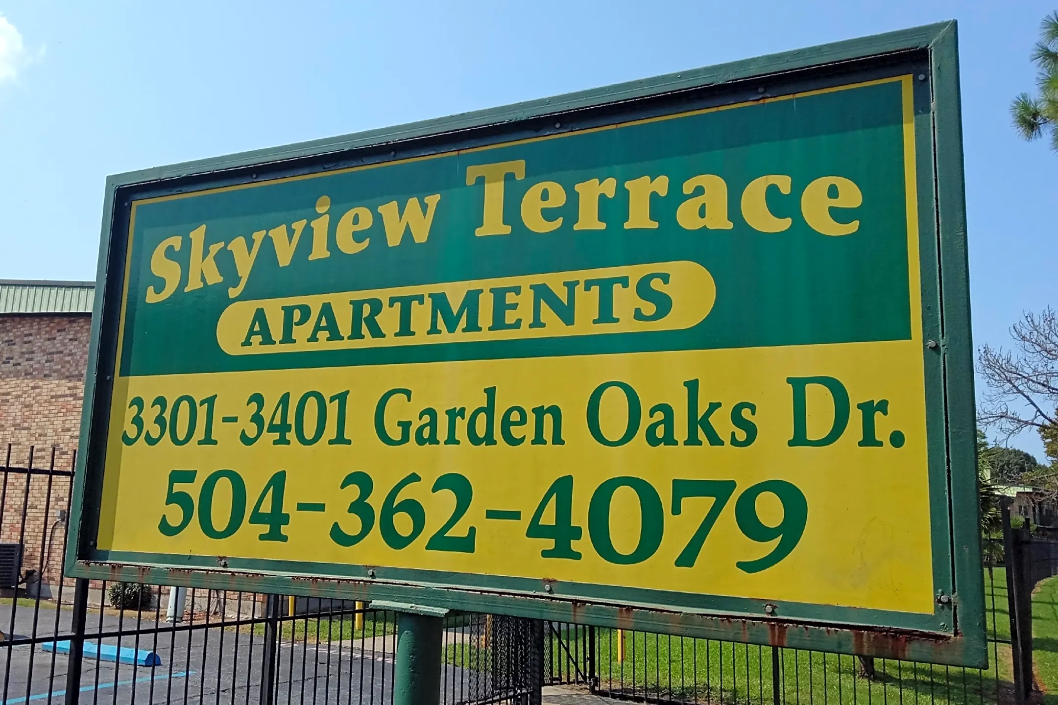 Pool - Skyview Terrace Apartments - New Orleans, LA