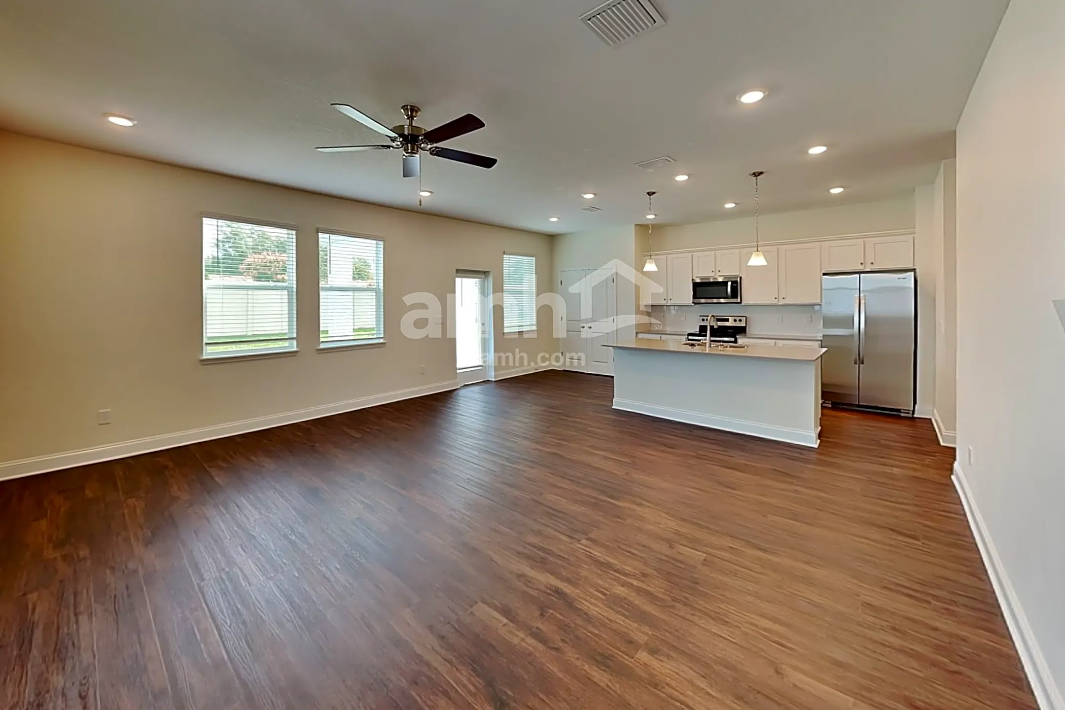 Living Room - 2506 Sunrise Landing Loop - Tavares, FL