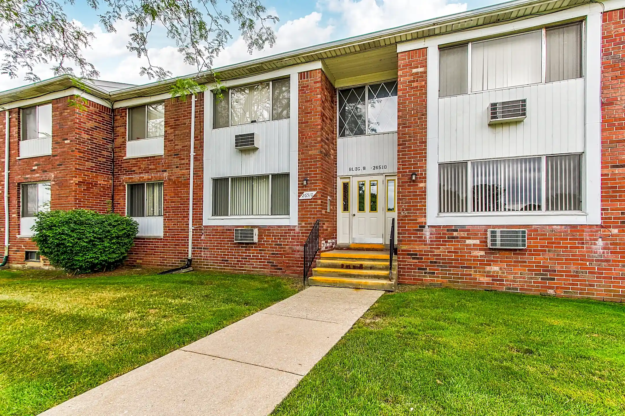 Woodhaven Square 26681 Reeck Rd Woodhaven, MI Apartments for Rent