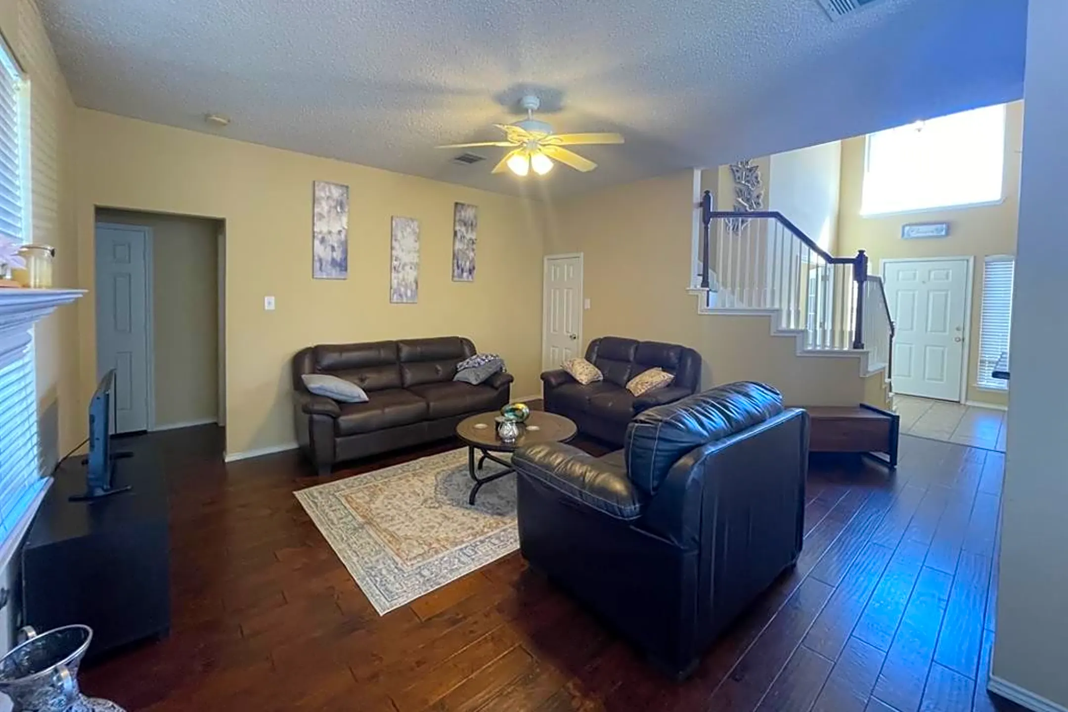 Living Room - 3929 Windford Dr - Plano, TX