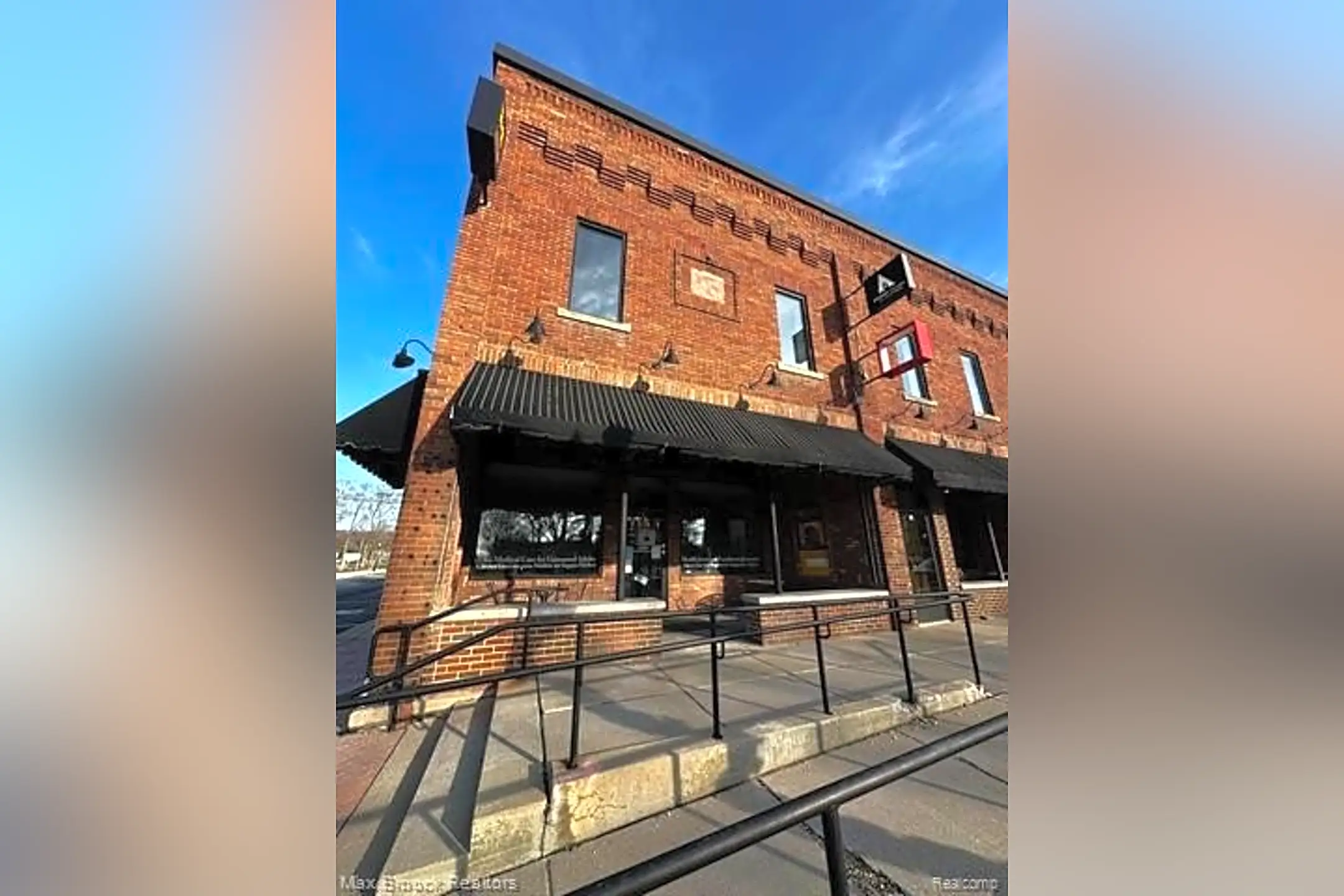 105 E Main St Condos Pinckney, MI 48169