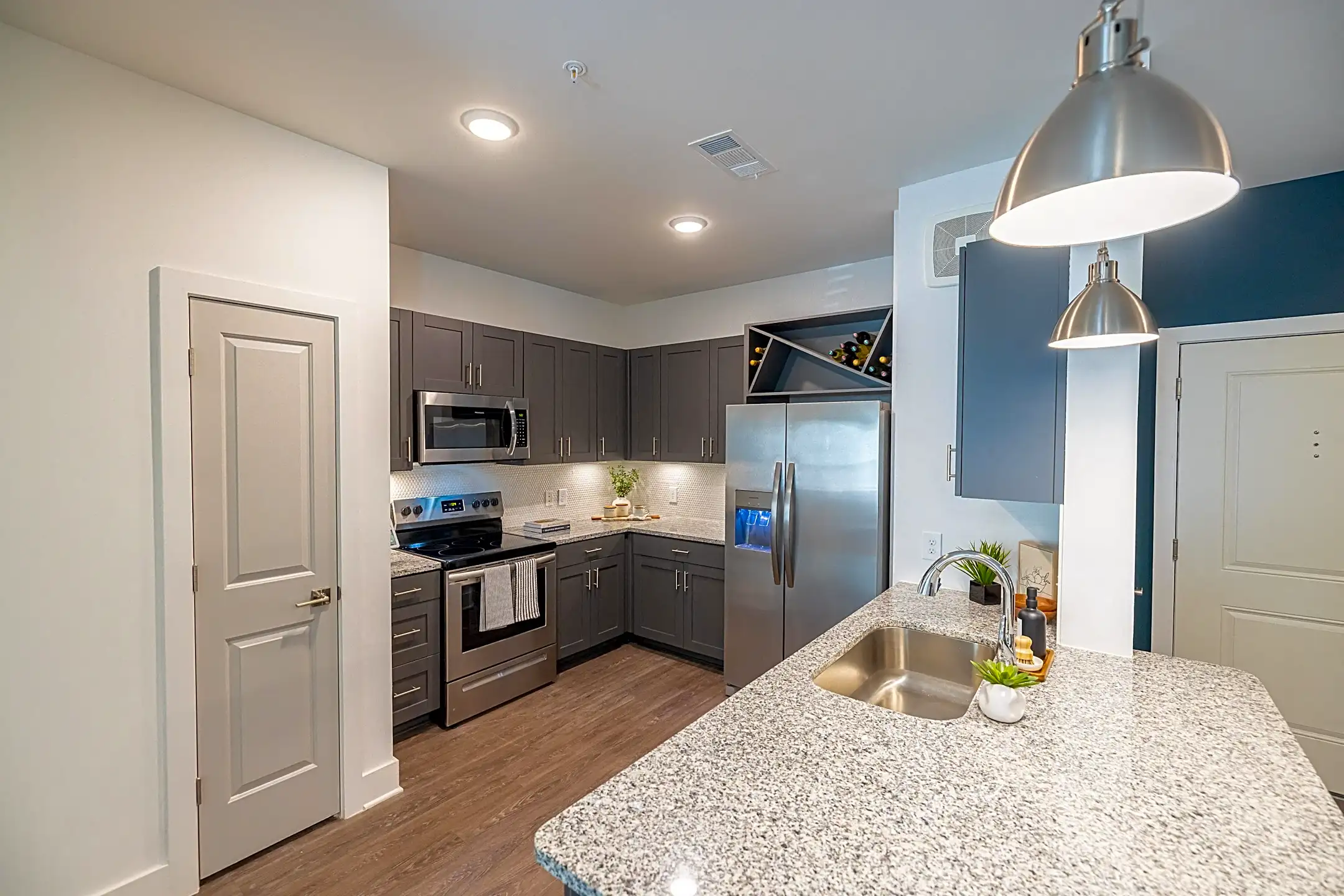 Linz Holly Springs 4501 Holly Springs Pkwy Holly Springs, GA