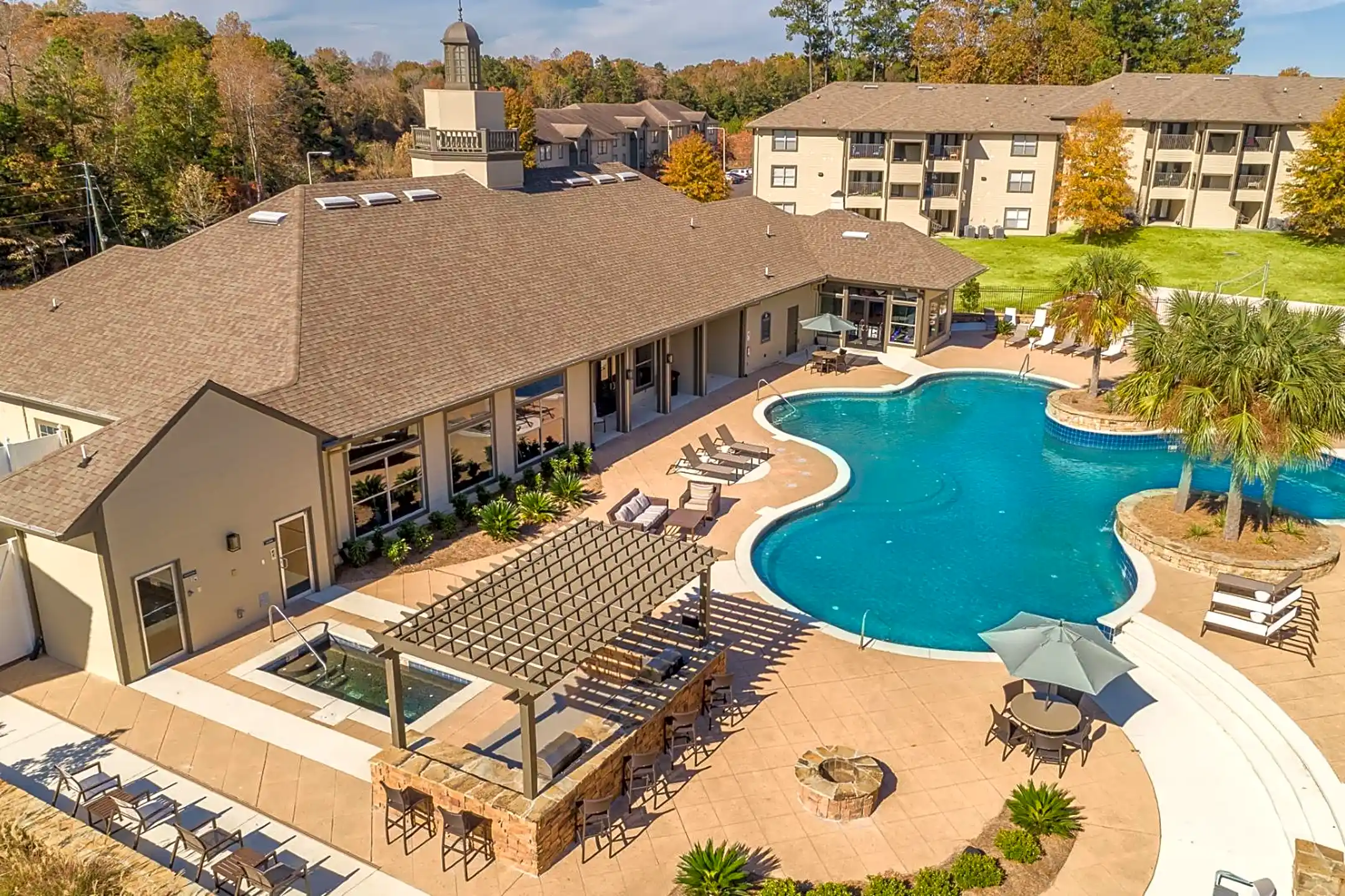 Tremont at 22 Apartments 25 Campbell Scenic Drive Hattiesburg, MS