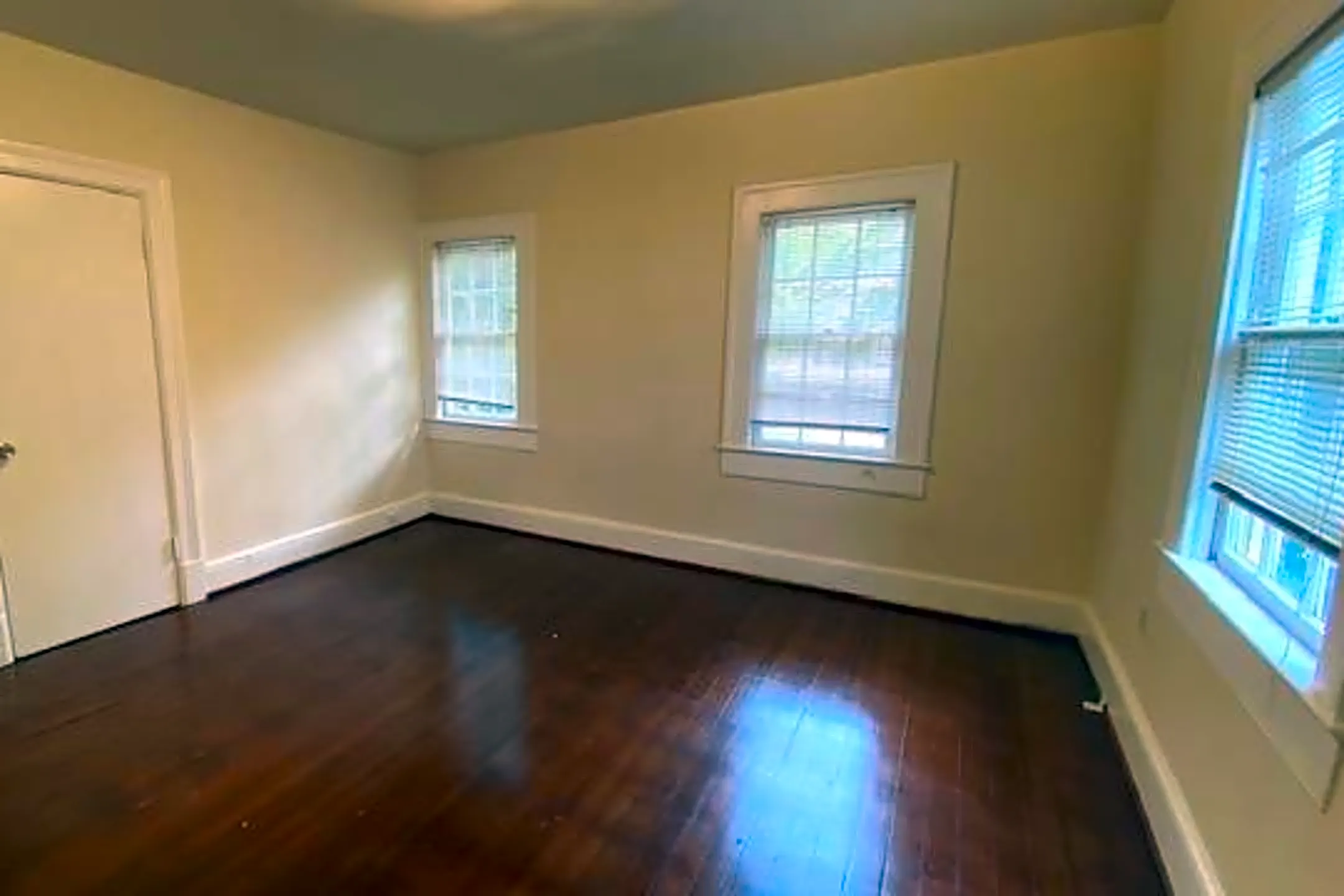 Bedroom - 2711 Wisconsin Ave - Washington, DC