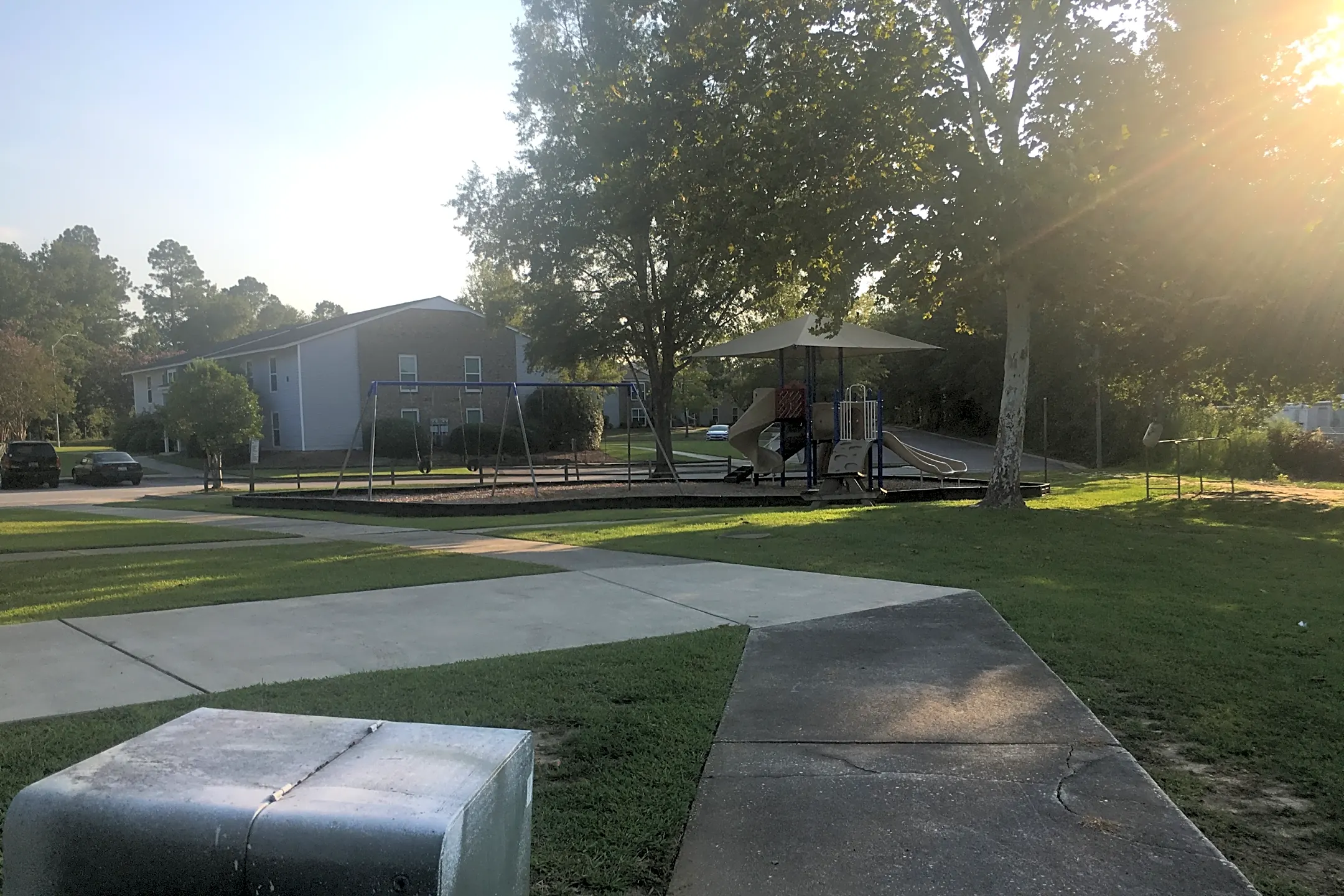 Village Creek Apartments - Florence, SC 29505